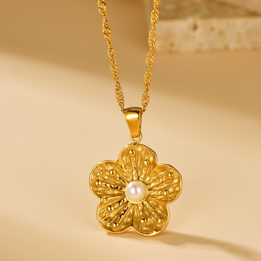 Flower Pendant Necklace Inlaid with Pearl - Gold - Necklace - ONNNIII