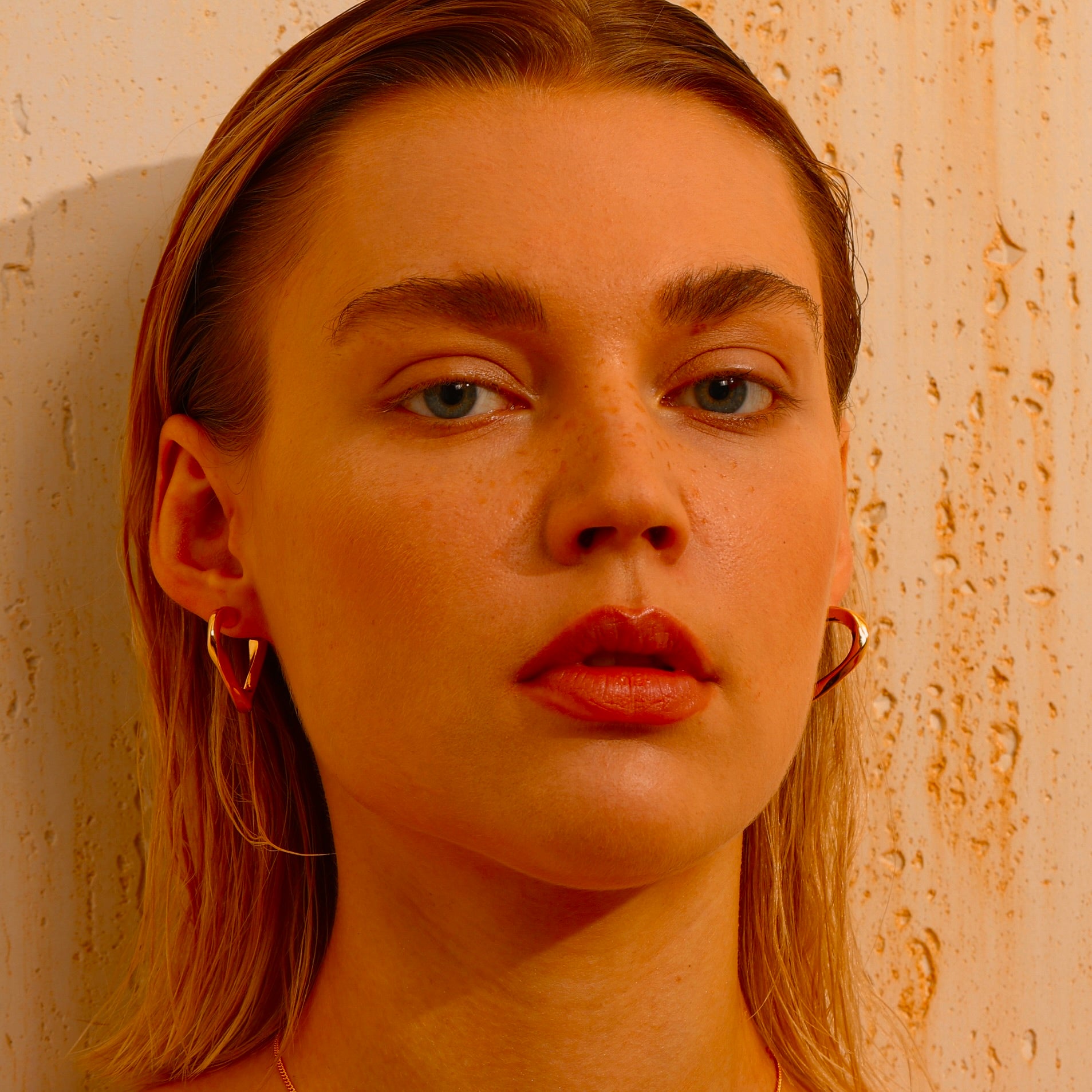 Twisted Triangle Hoop Earrings - Earrings - ONNNIII