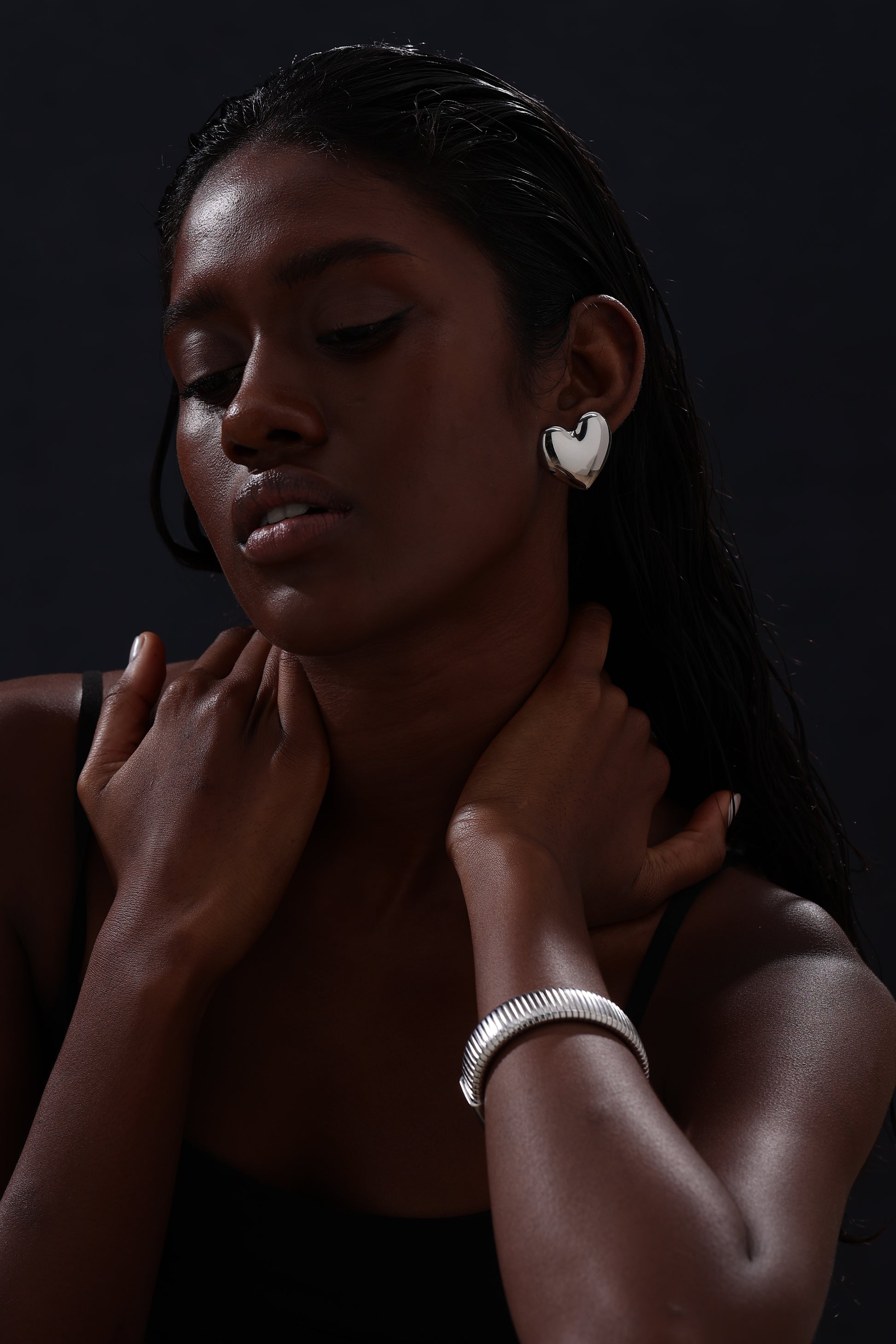Bold Heart Stud Earrings - Earrings - ONNNIII