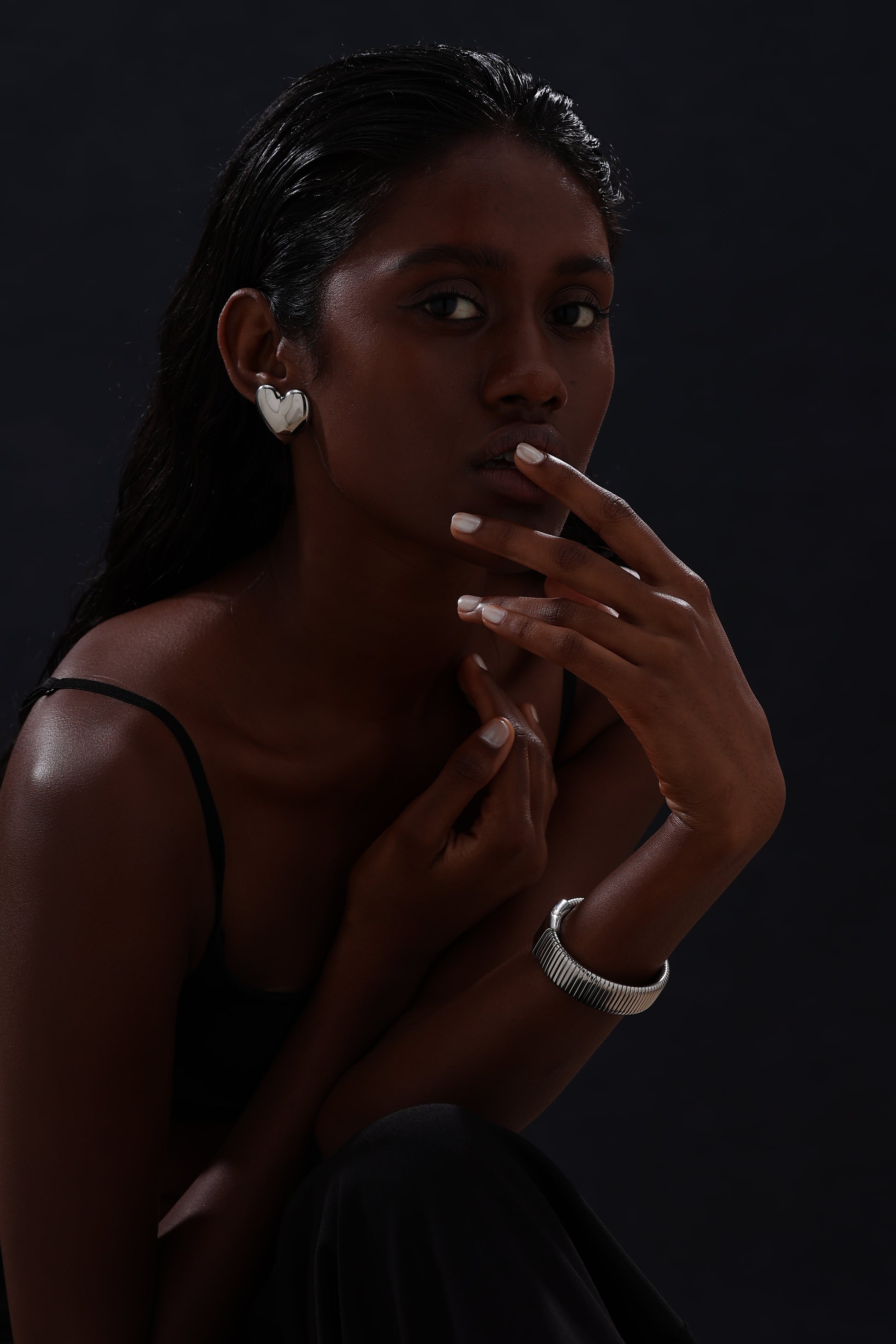 Bold Heart Stud Earrings - Earrings - ONNNIII