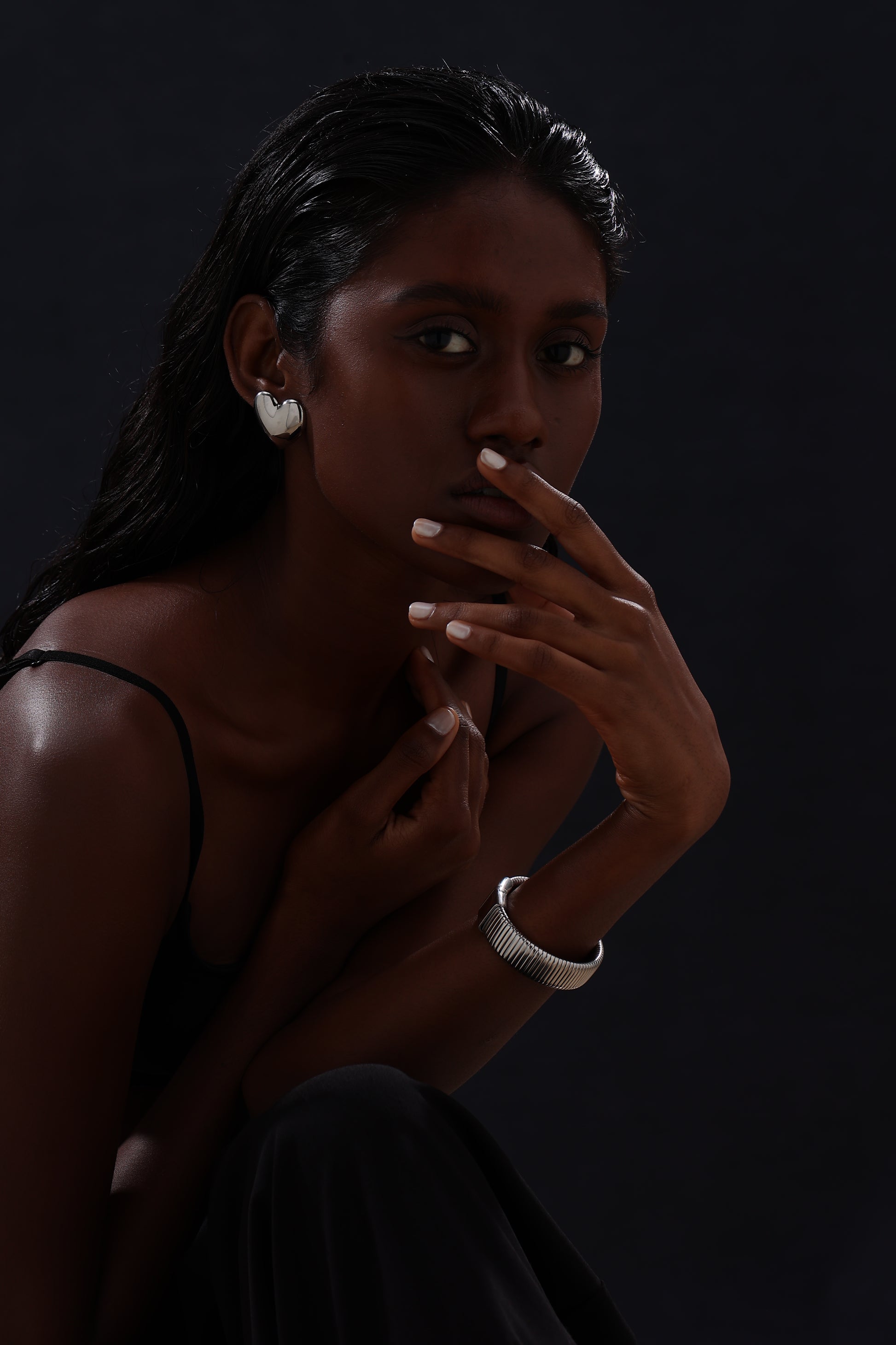 Bold Heart Stud Earrings - Earrings - ONNNIII