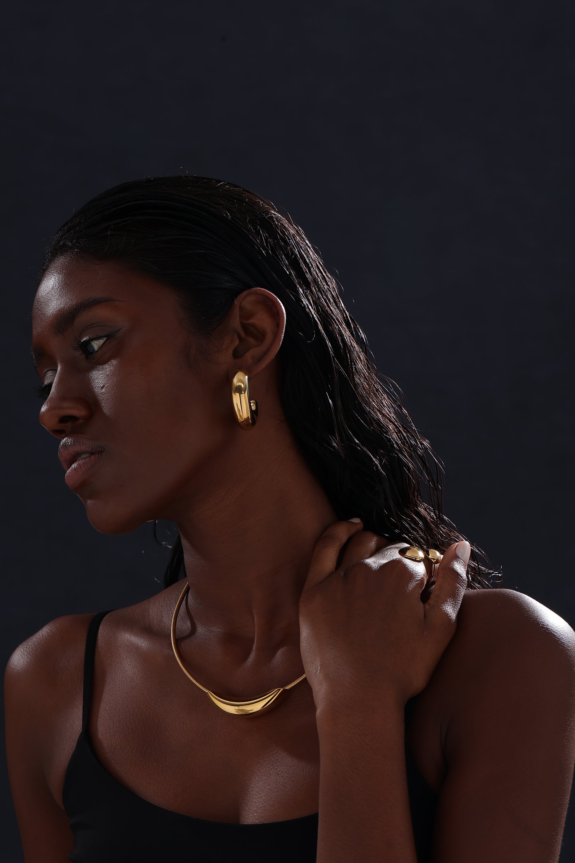Chunky C Hoops Earrings - Unisex - Earrings - ONNNIII