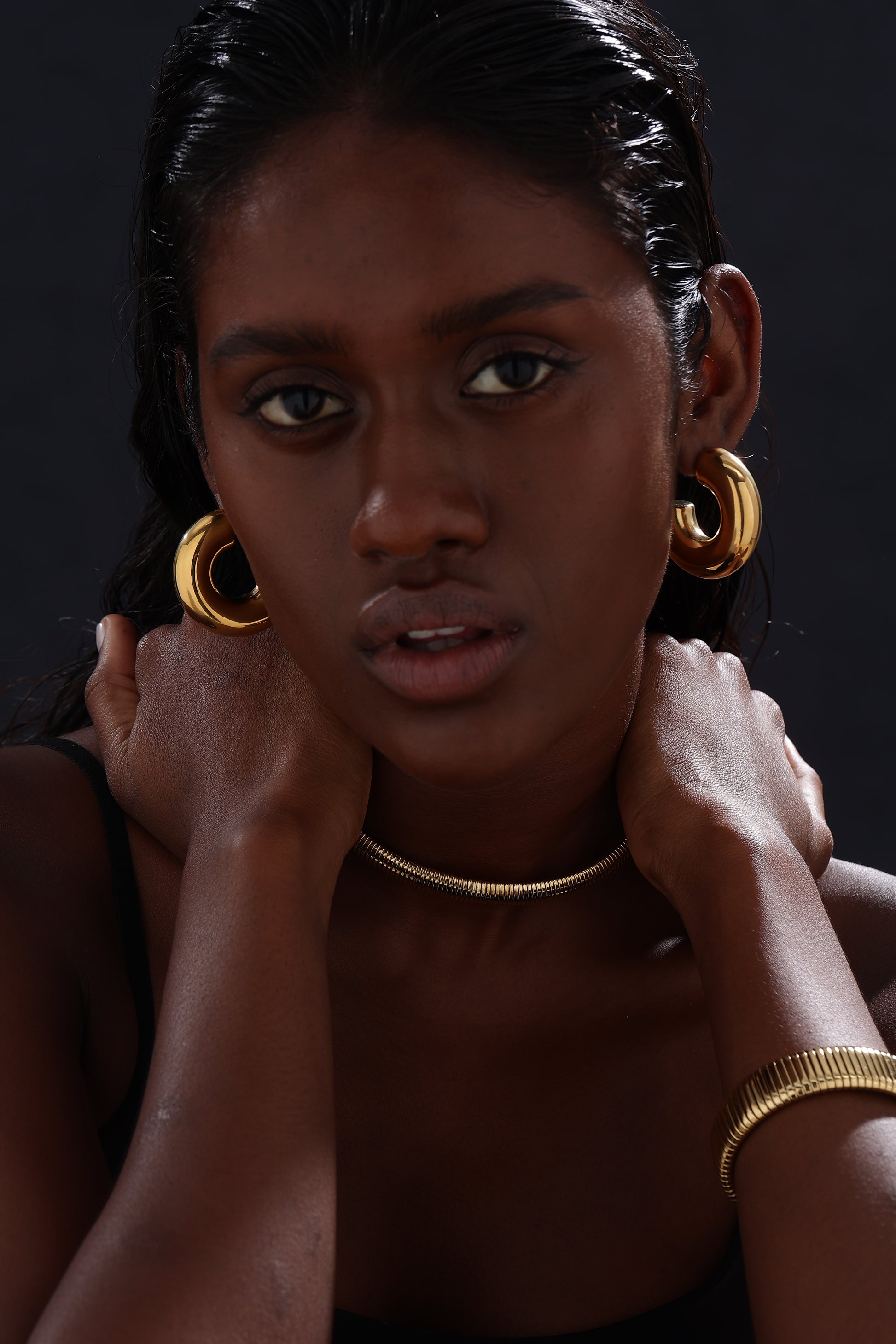Chunky C Hoops Earrings - Unisex - Earrings - ONNNIII