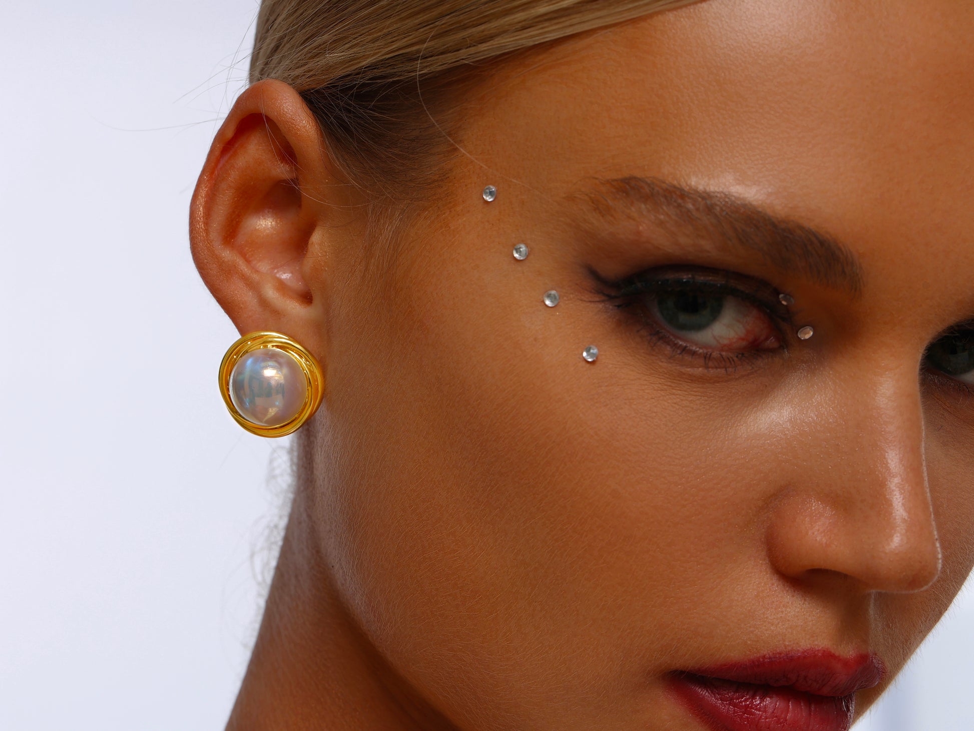 Gold Rim Pearl Stud Earrings - Earrings - ONNNIII