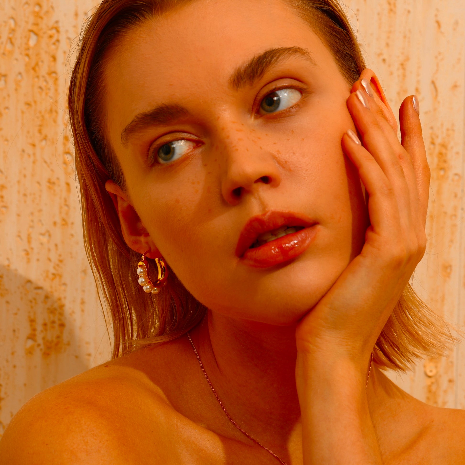 Pearl Hoop Earrings - Gold - Earrings - ONNNIII