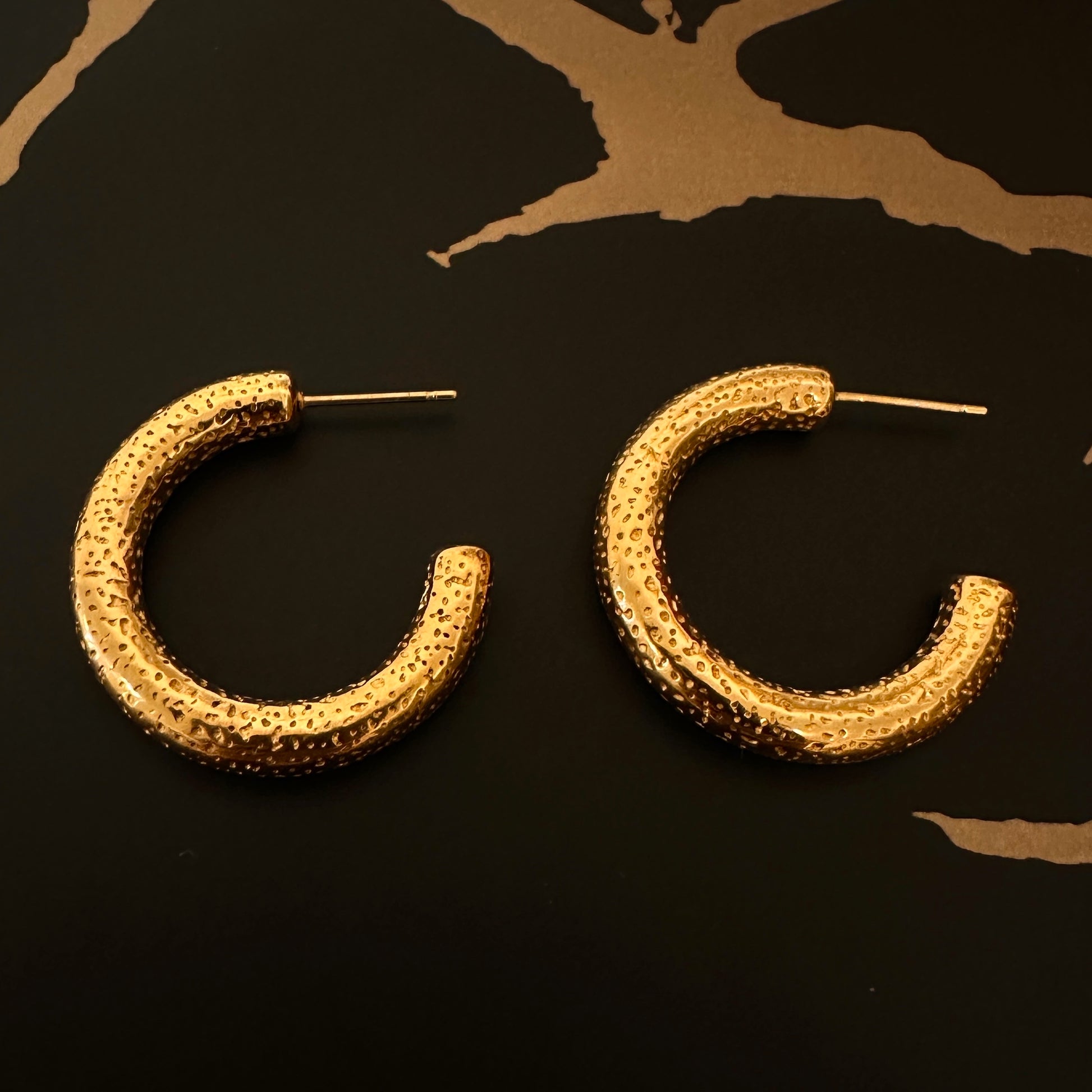 Erosion Textured Chunky Hoops - Earrings - ONNNIII