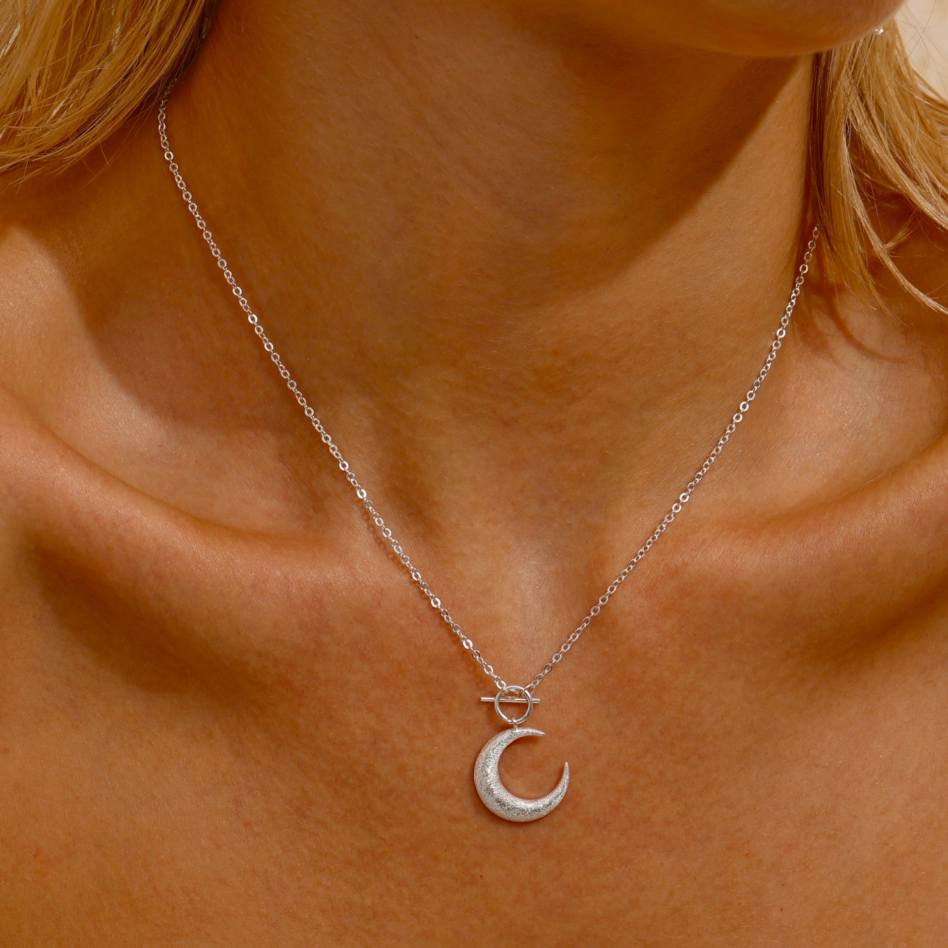 Moon Pendant Necklace - Necklace - ONNNIII