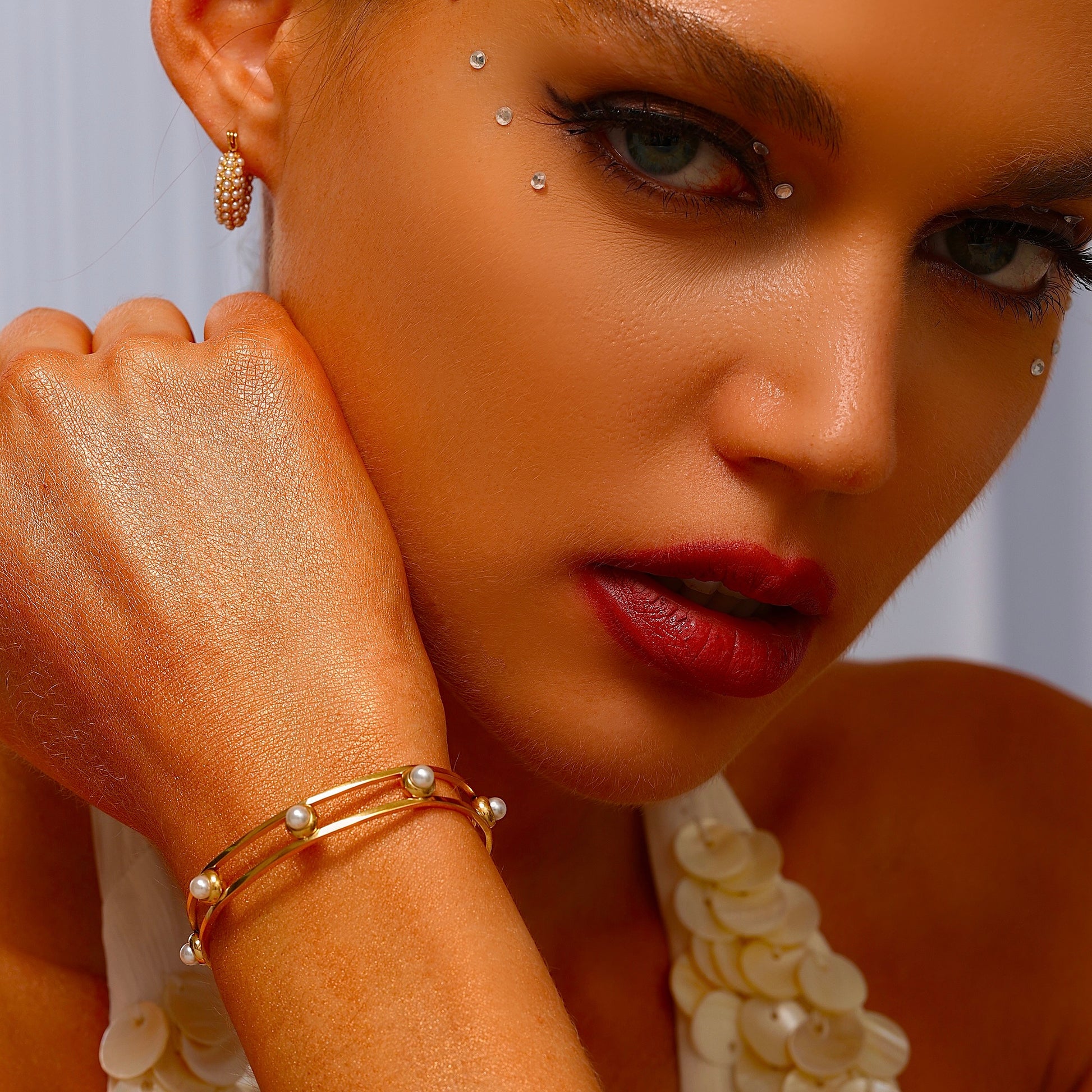 Hollow Pearl Cuff Bangle - Bracelet - ONNNIII