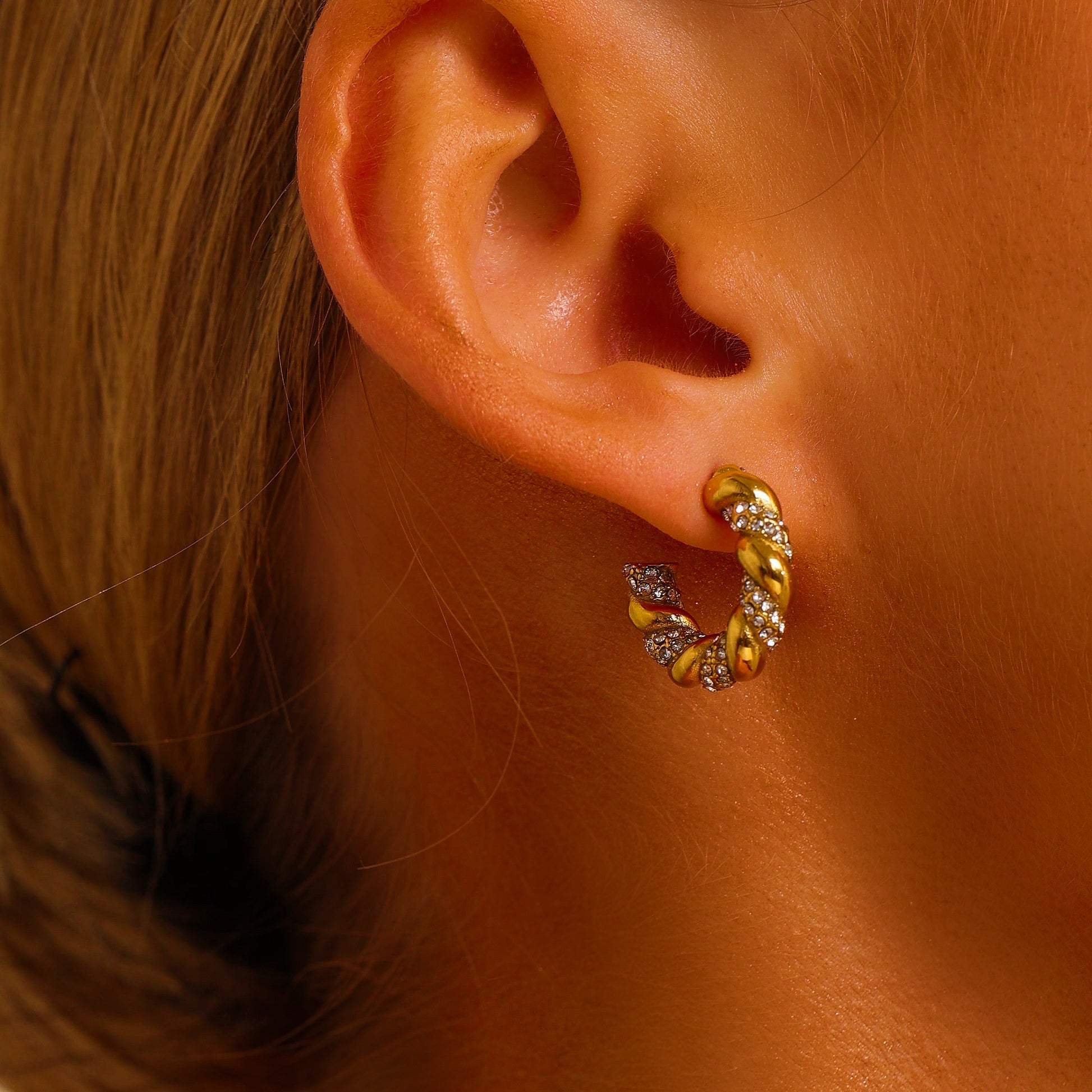 Twist Pavé Hoop Earrings - Earrings - ONNNIII