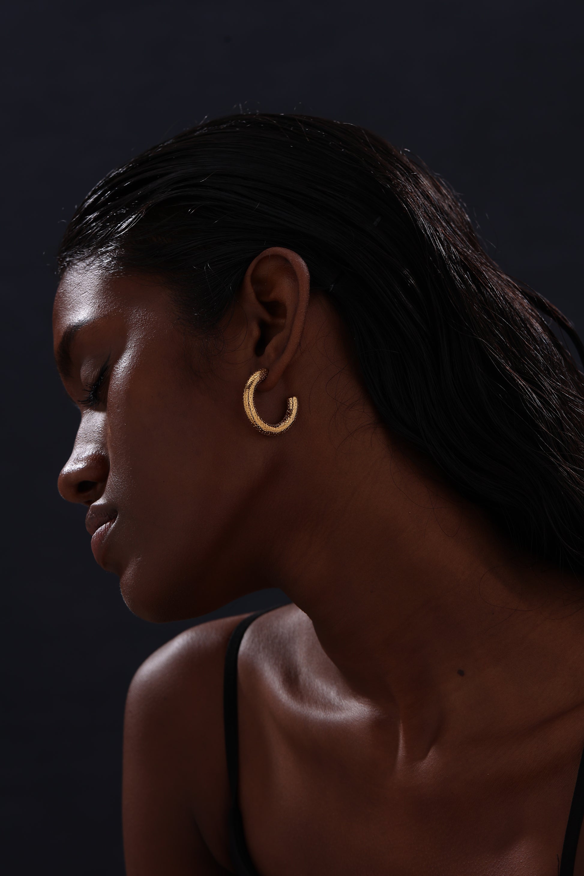 Erosion Textured Chunky Hoops - Earrings - ONNNIII