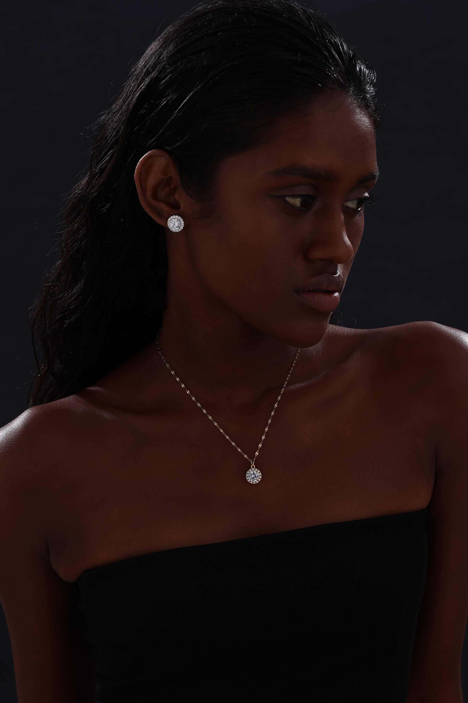 Halo Round Stud Earrings - Earrings - ONNNIII