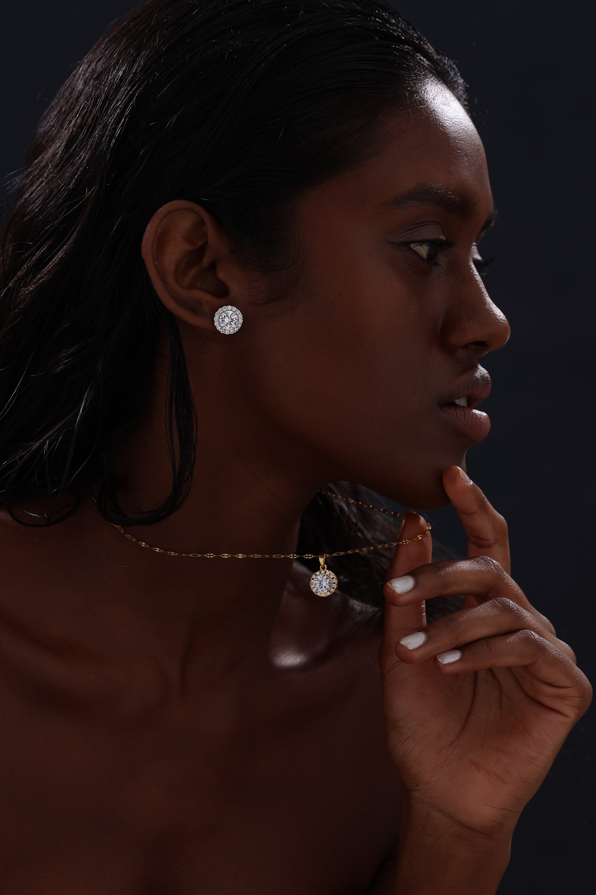 Halo Round Stud Earrings - Earrings - ONNNIII