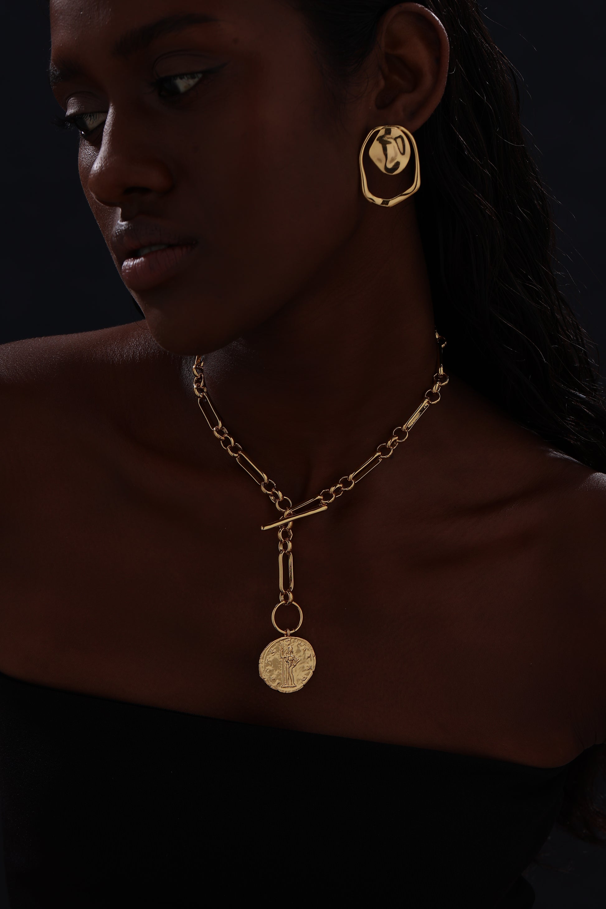 T-bar Curb Chain Necklace with Ancient Coin - Unisex - Necklace - ONNNIII