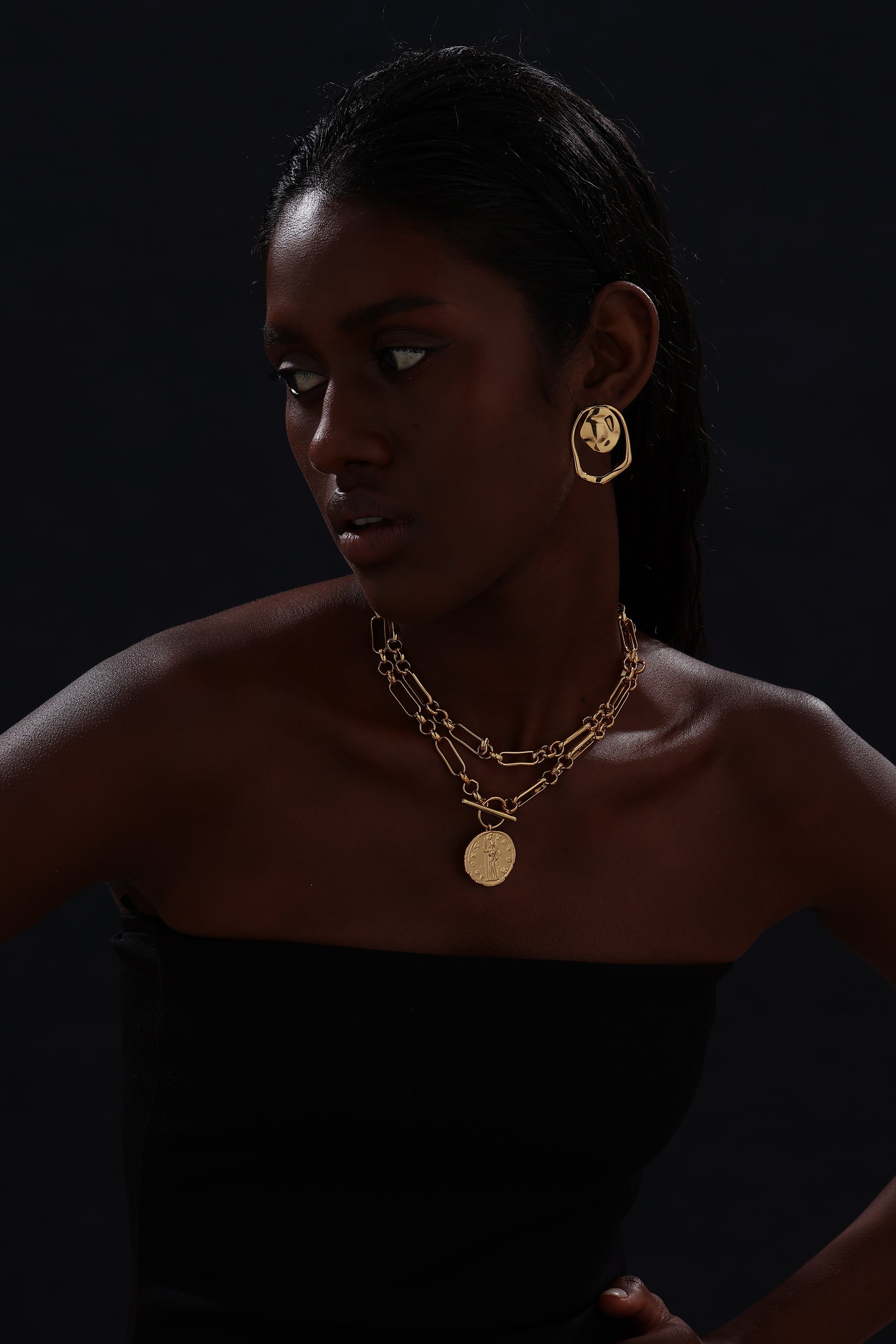 T-bar Curb Chain Necklace with Ancient Coin - Unisex - Necklace - ONNNIII