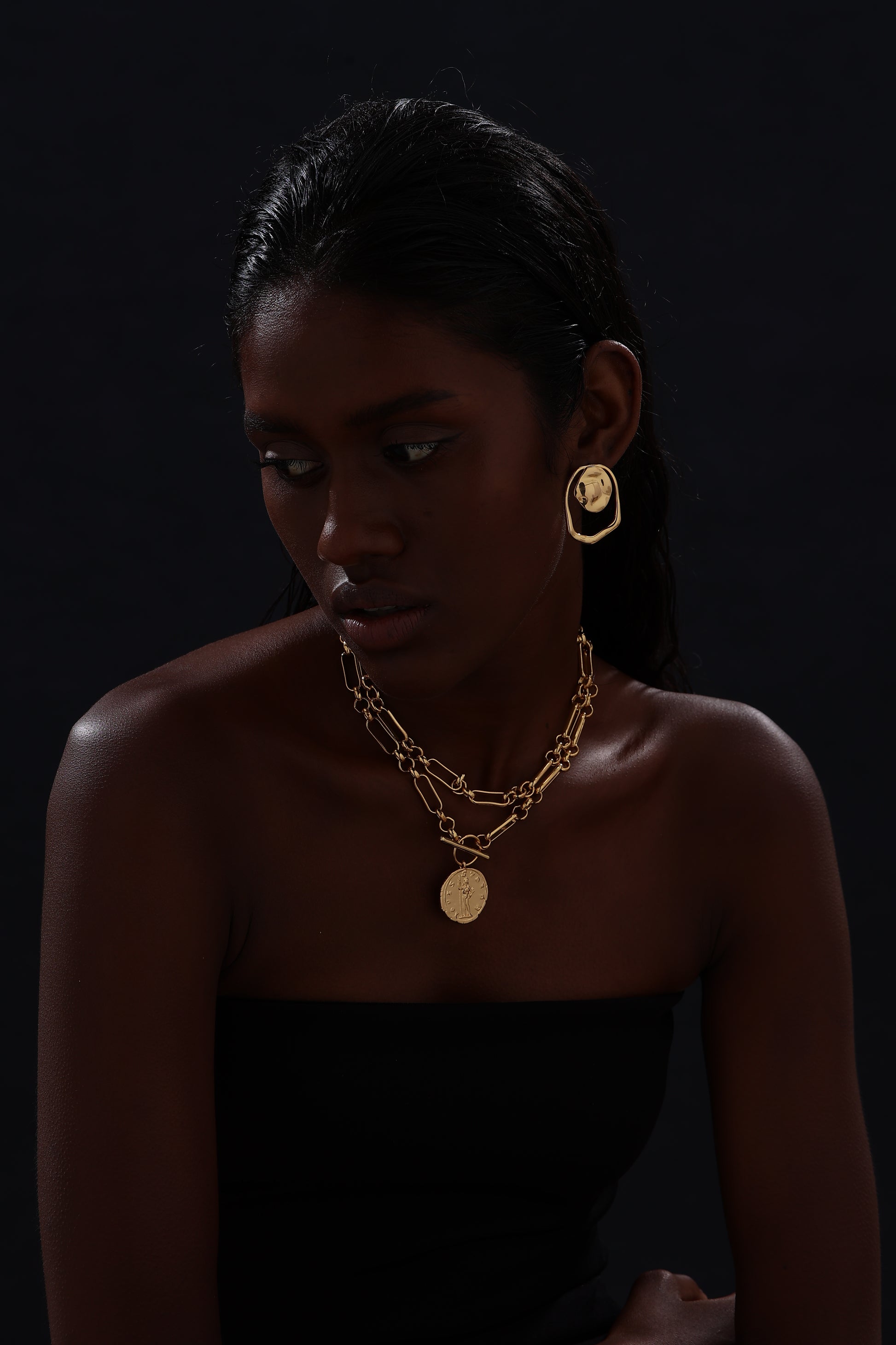 T-bar Curb Chain Necklace with Ancient Coin - Unisex - Necklace - ONNNIII