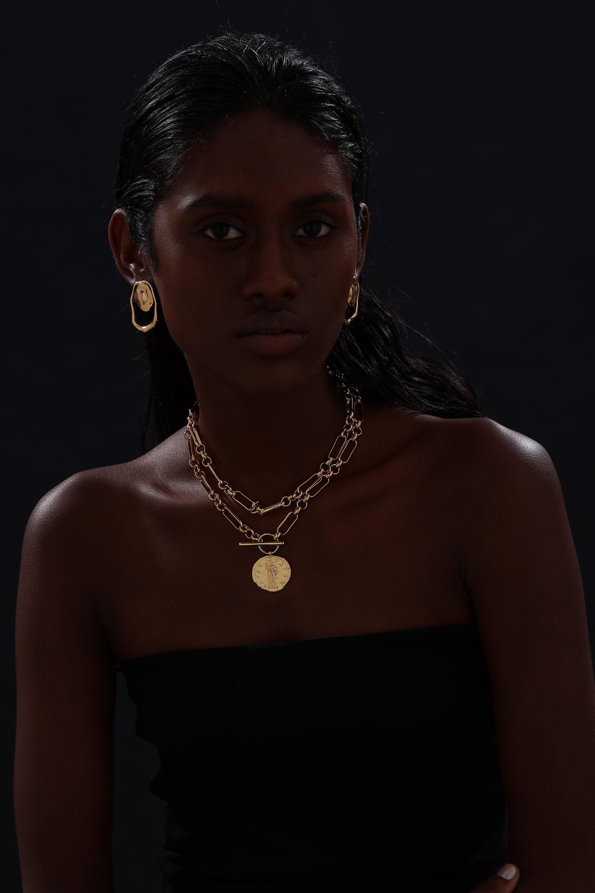 T-bar Curb Chain Necklace with Ancient Coin - Unisex - Necklace - ONNNIII