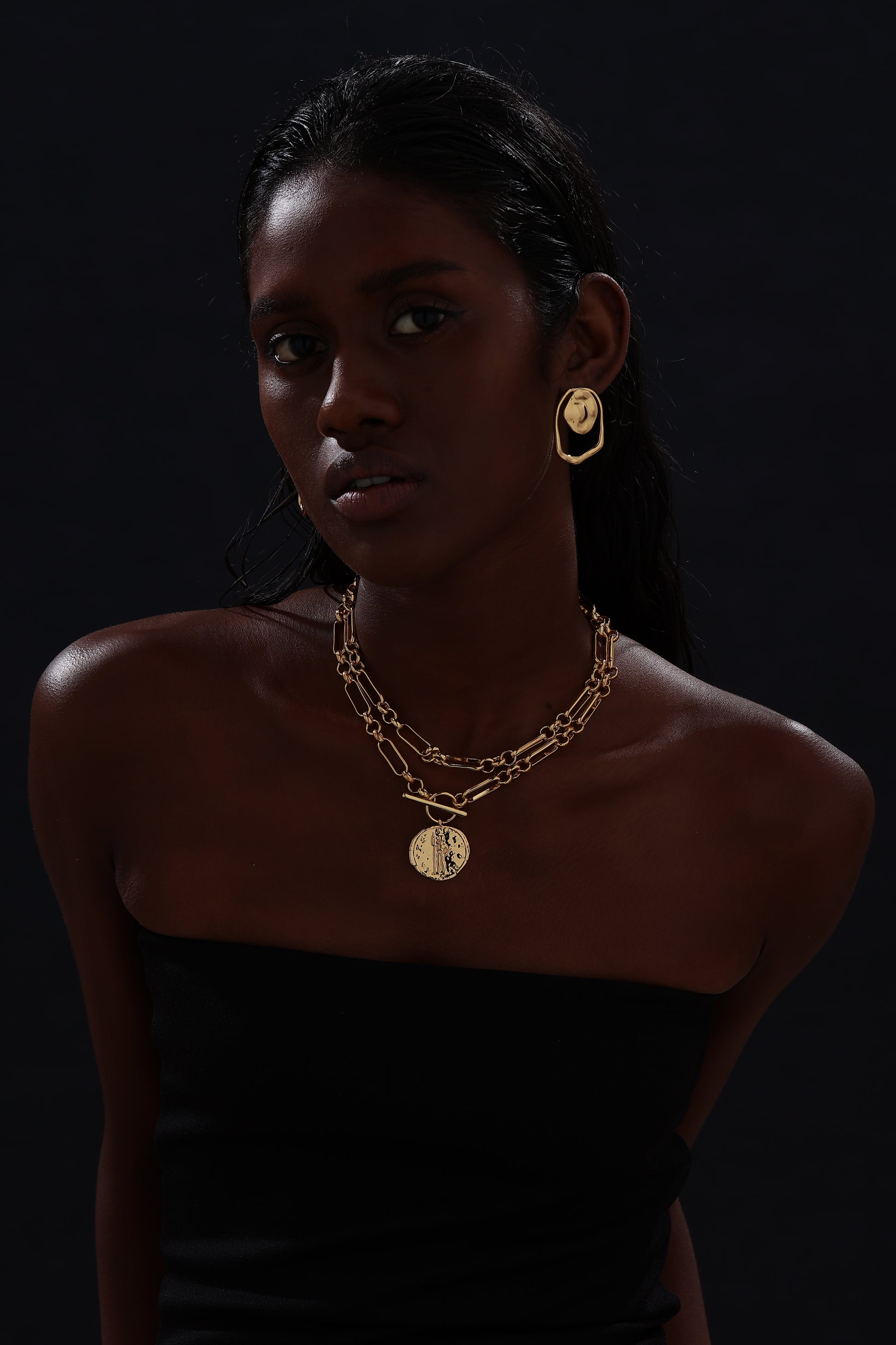 T-bar Curb Chain Necklace with Ancient Coin - Unisex - Necklace - ONNNIII