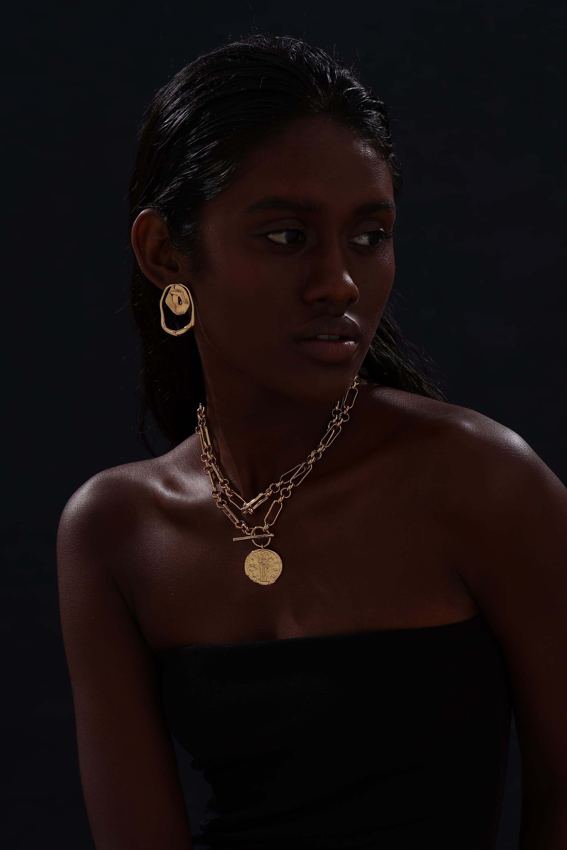 T-bar Curb Chain Necklace with Ancient Coin - Unisex - Necklace - ONNNIII