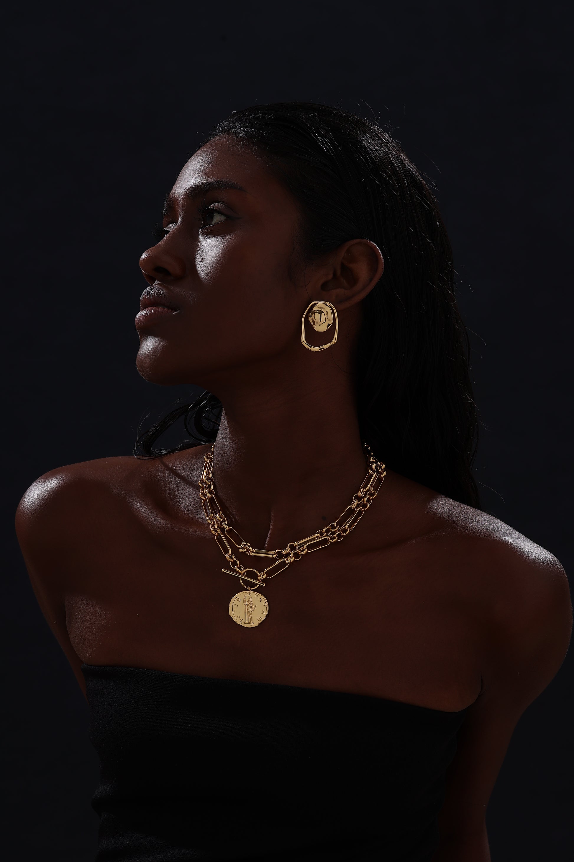 T-bar Curb Chain Necklace with Ancient Coin - Unisex - Necklace - ONNNIII