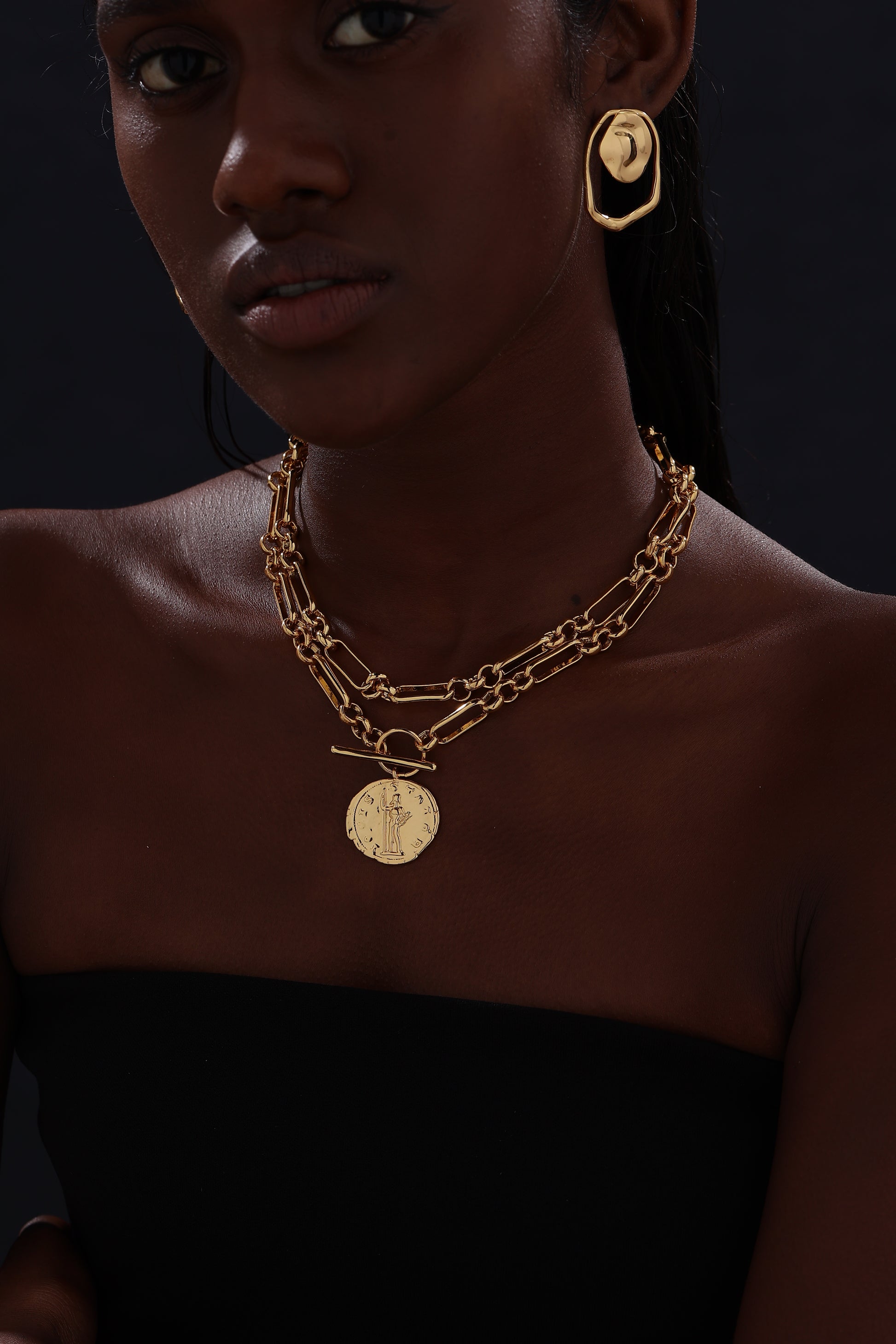 T-bar Curb Chain Necklace with Ancient Coin - Unisex - Necklace - ONNNIII