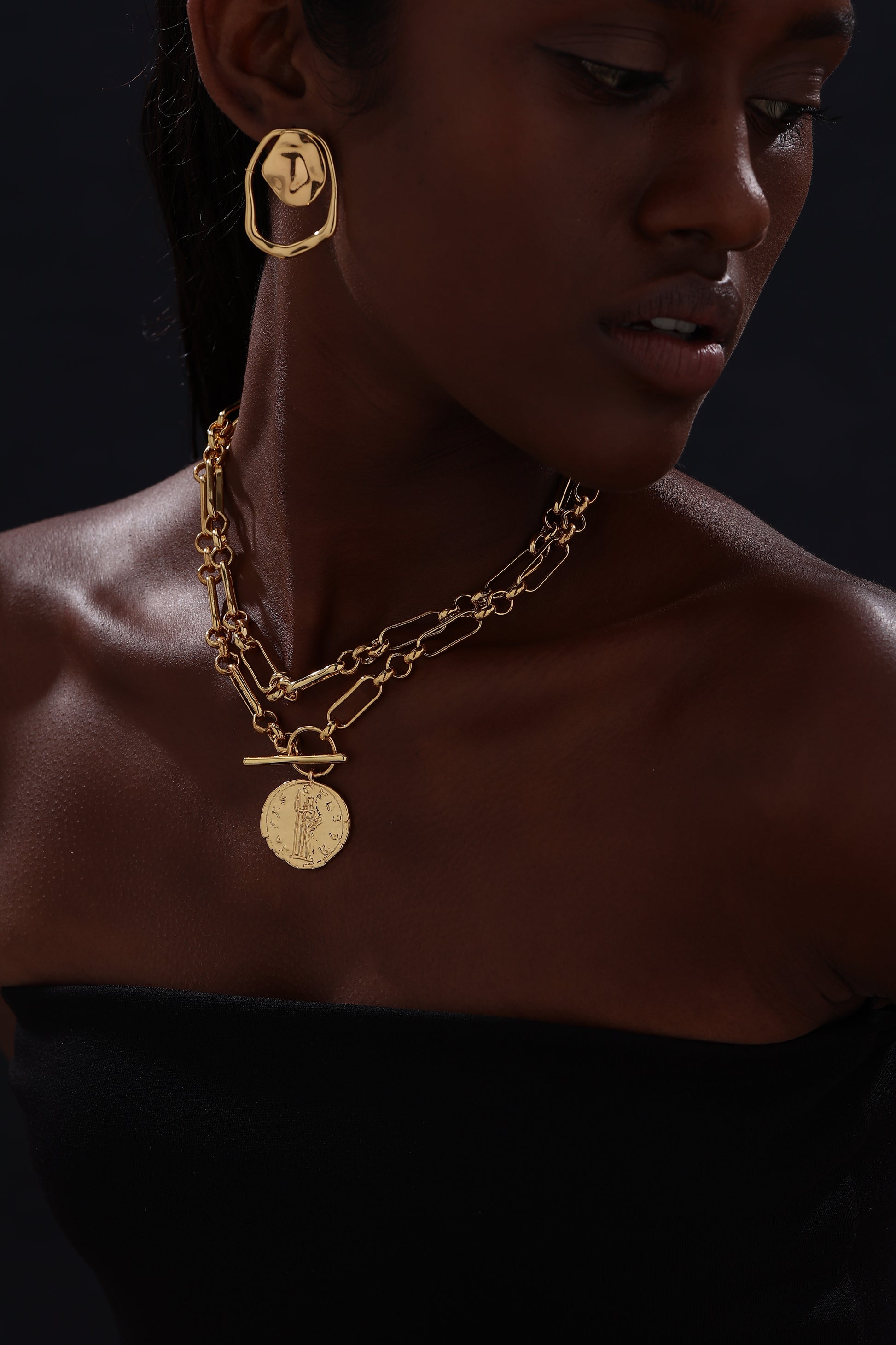 T-bar Curb Chain Necklace with Ancient Coin - Unisex - Necklace - ONNNIII