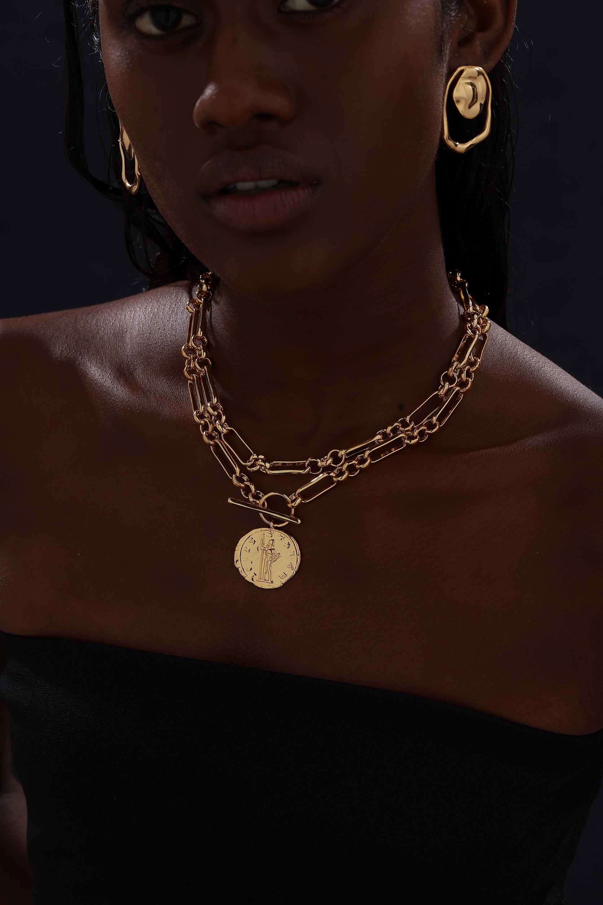 T-bar Curb Chain Necklace with Ancient Coin - Unisex - Necklace - ONNNIII