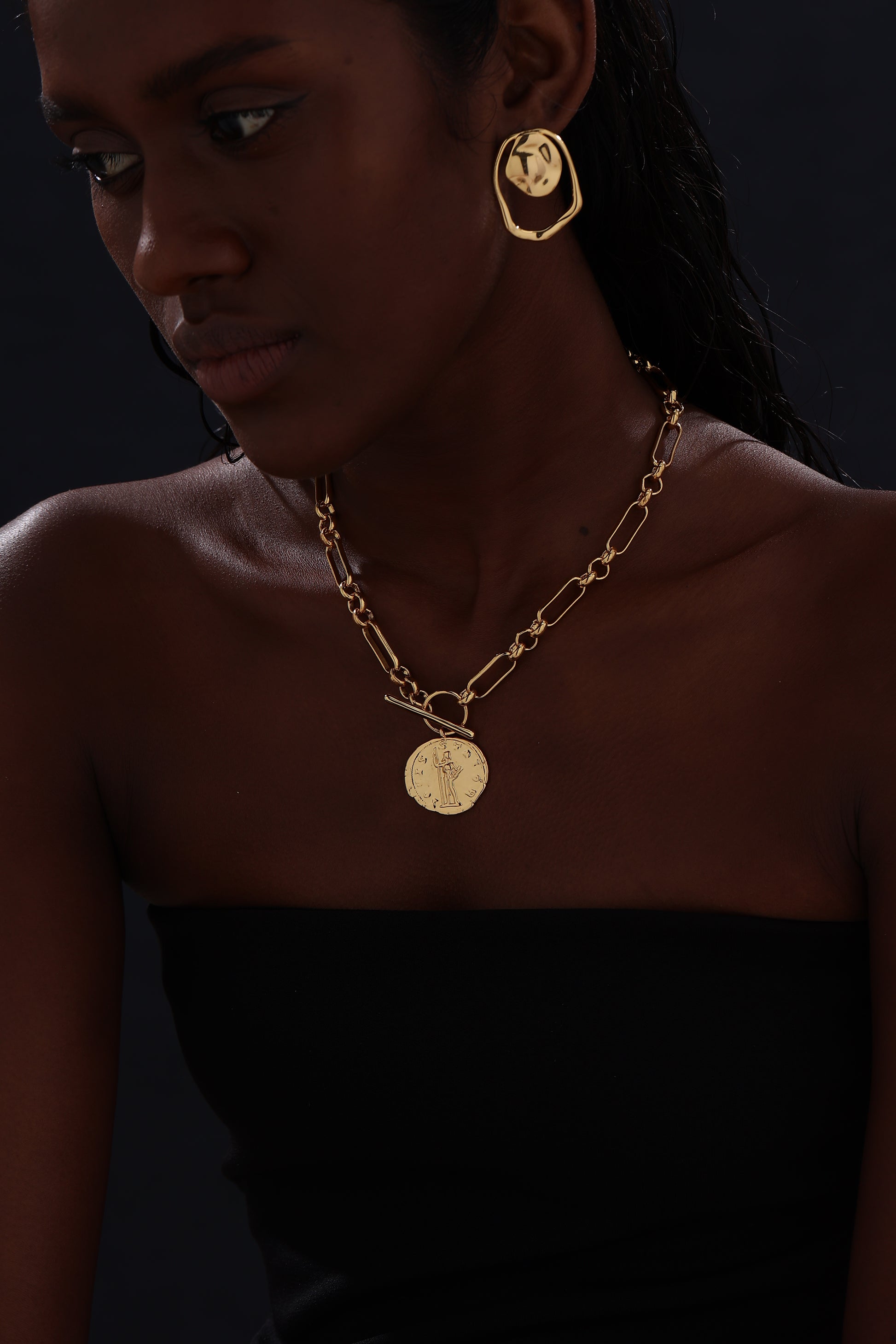 T-bar Curb Chain Necklace with Ancient Coin - Unisex - Necklace - ONNNIII