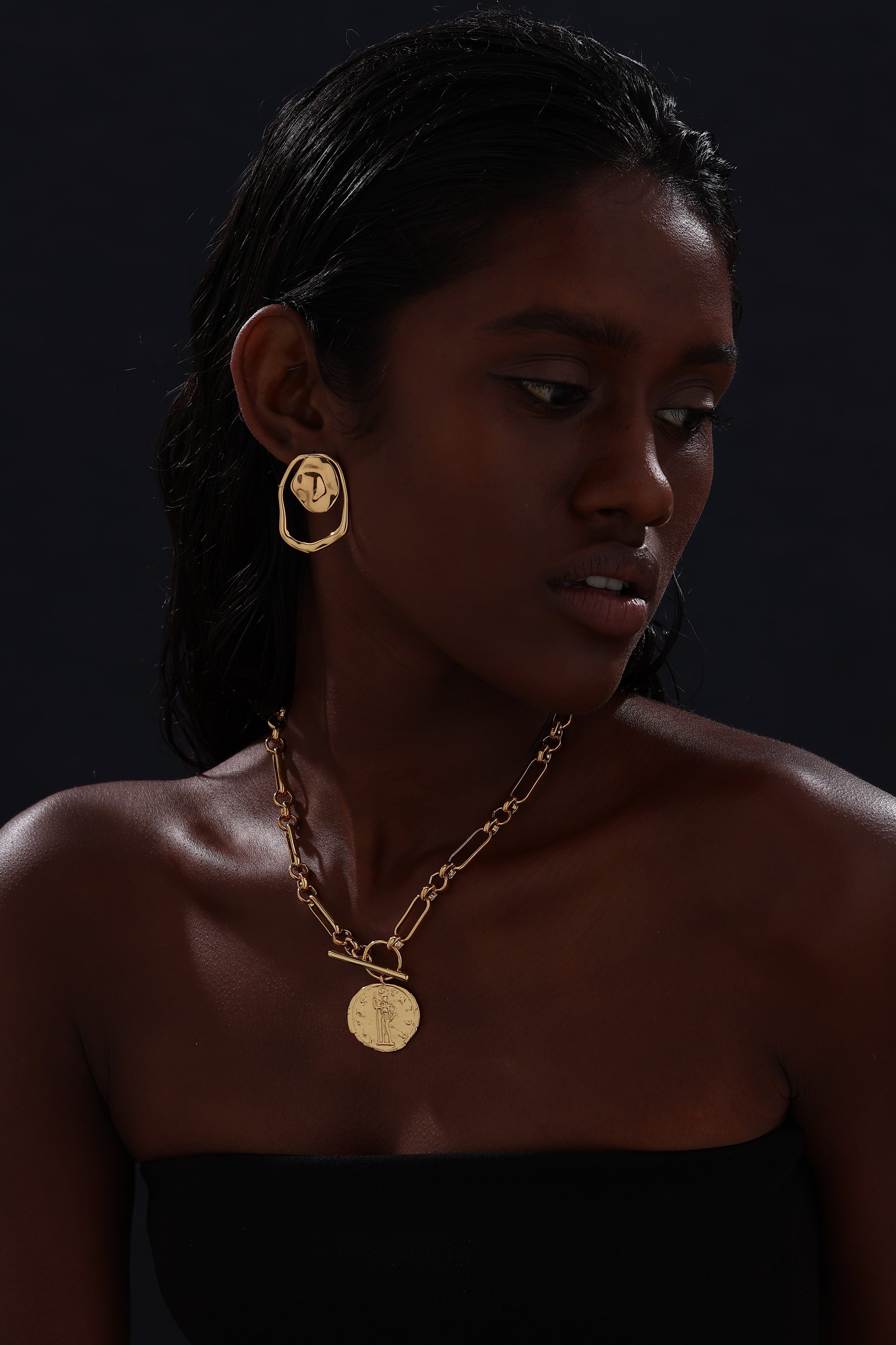 T-bar Curb Chain Necklace with Ancient Coin - Unisex - Necklace - ONNNIII