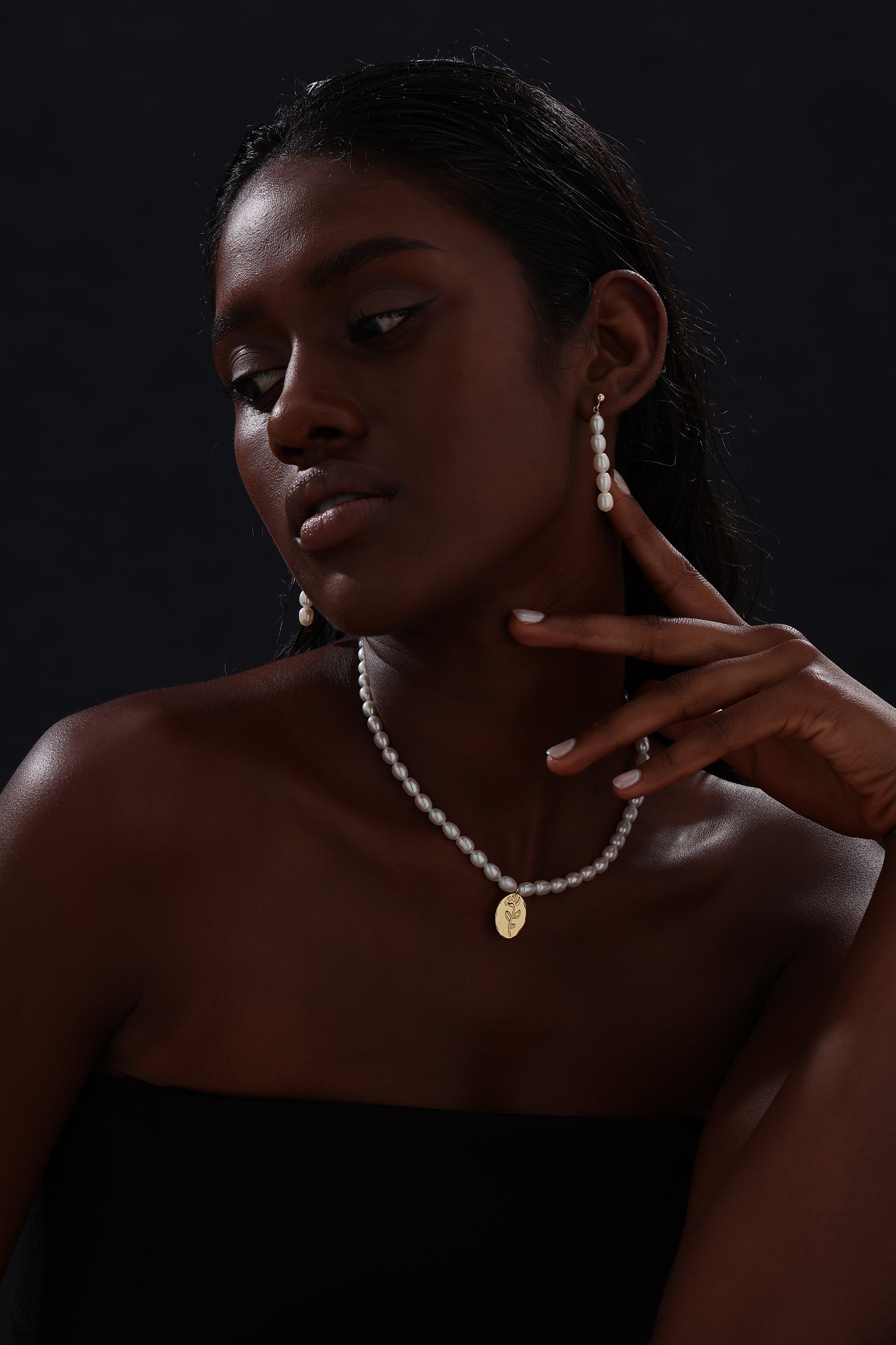 Handcrafted Rose Pendant Pearl Necklace - Double Sided - Necklace - ONNNIII