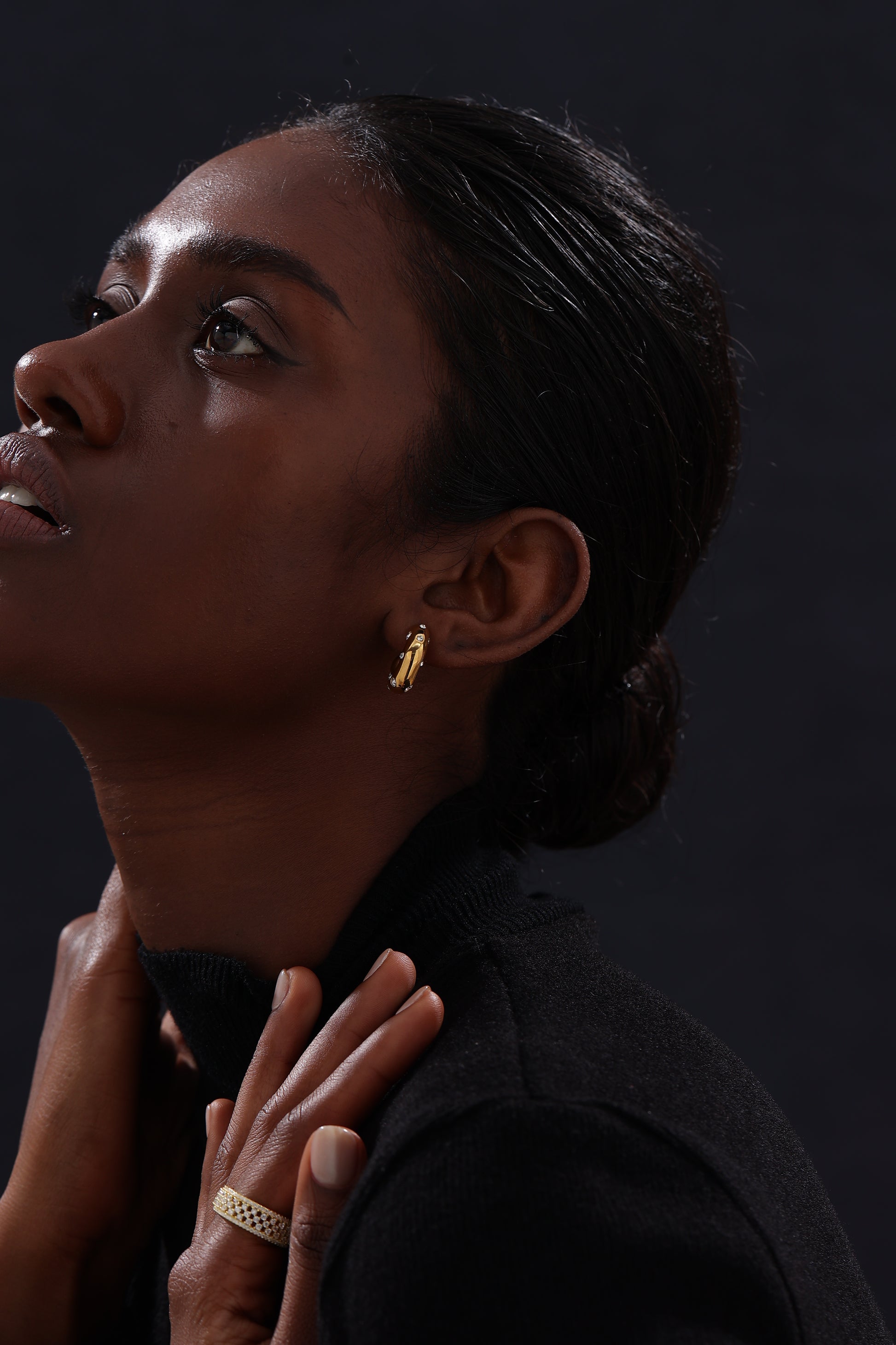 CZ Inlaid Hoop - Earrings - ONNNIII
