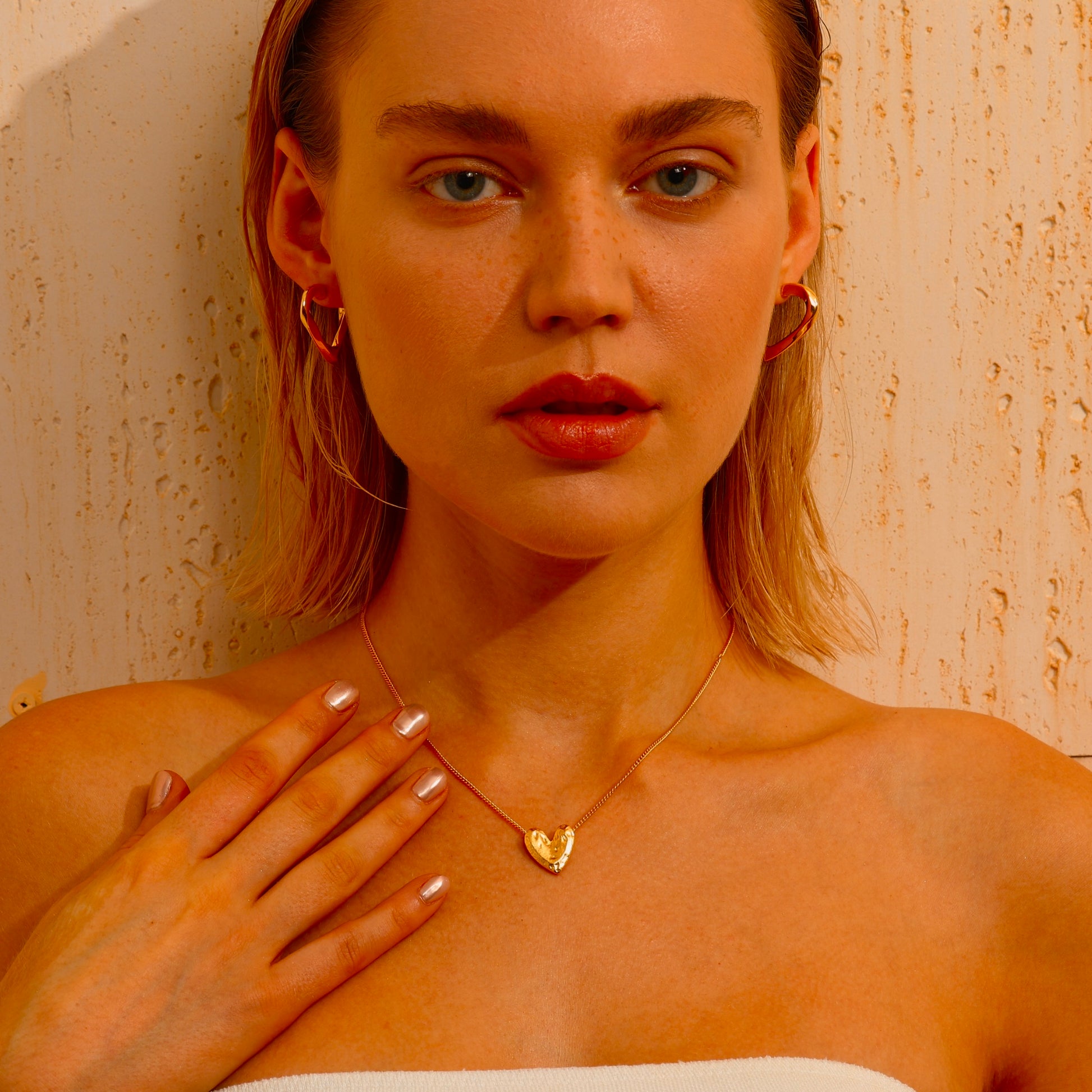 Twisted Triangle Hoop Earrings - Earrings - ONNNIII