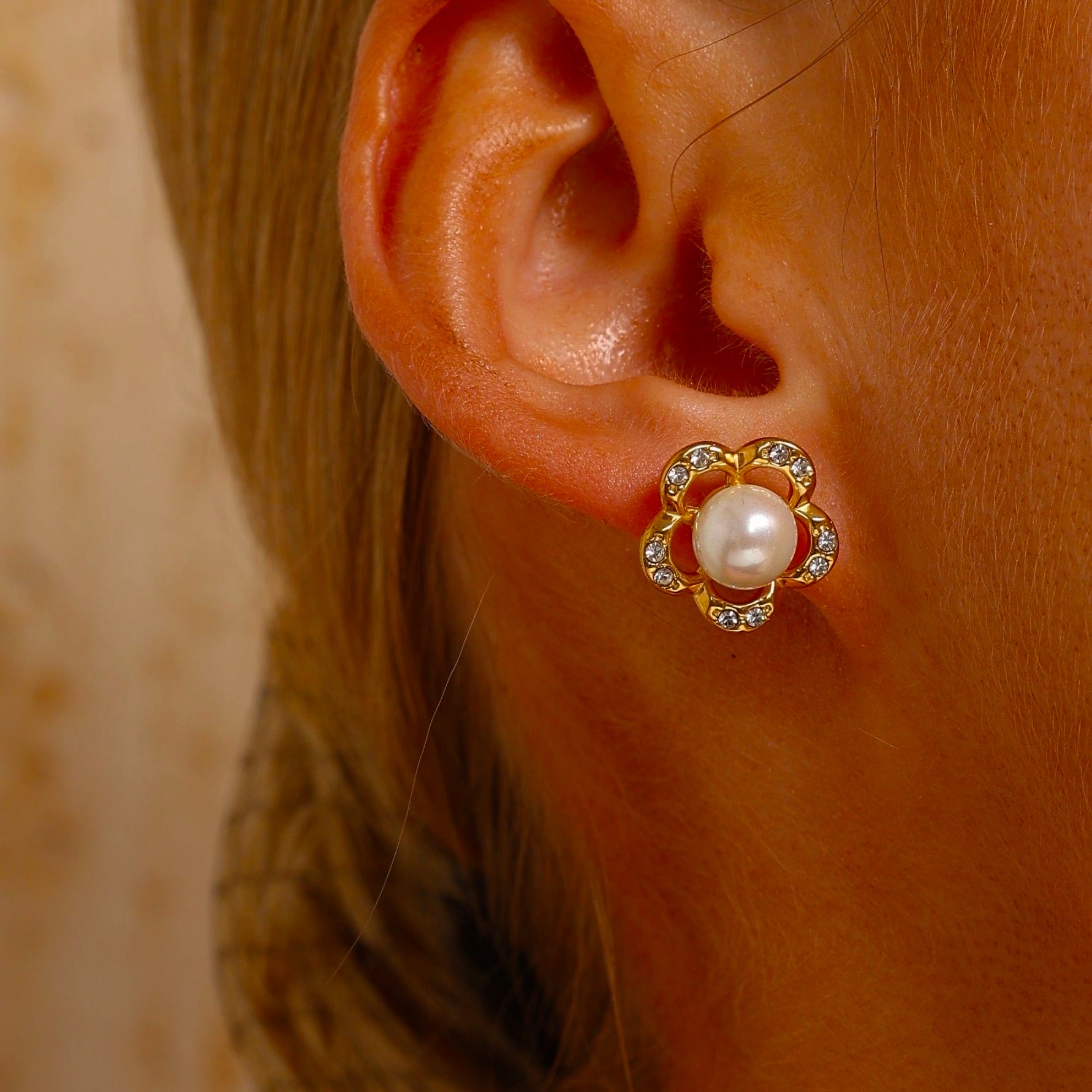 Pearl Flower Stud Earrings - Earrings - ONNNIII