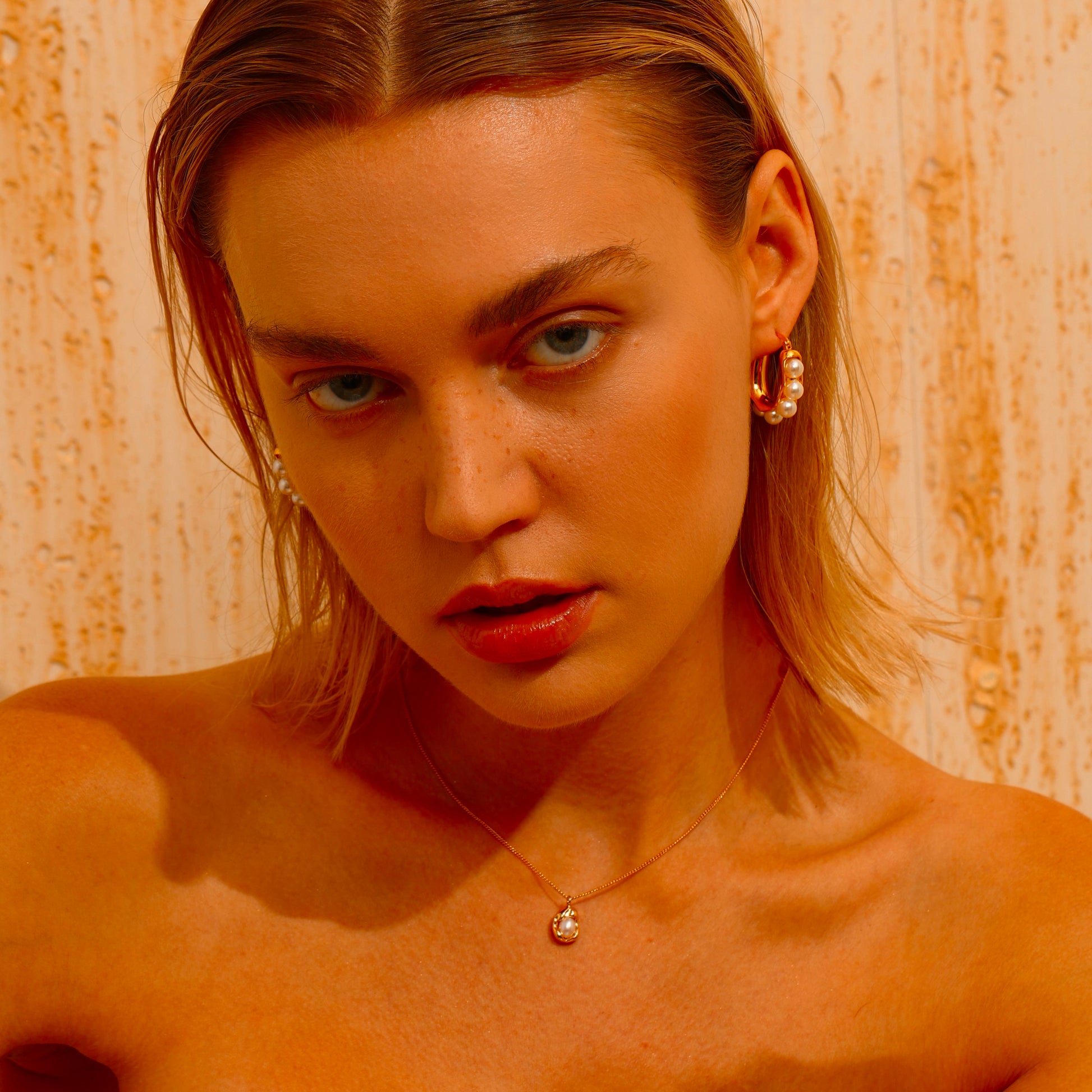 Pearl Hoop Earrings - Gold - Earrings - ONNNIII
