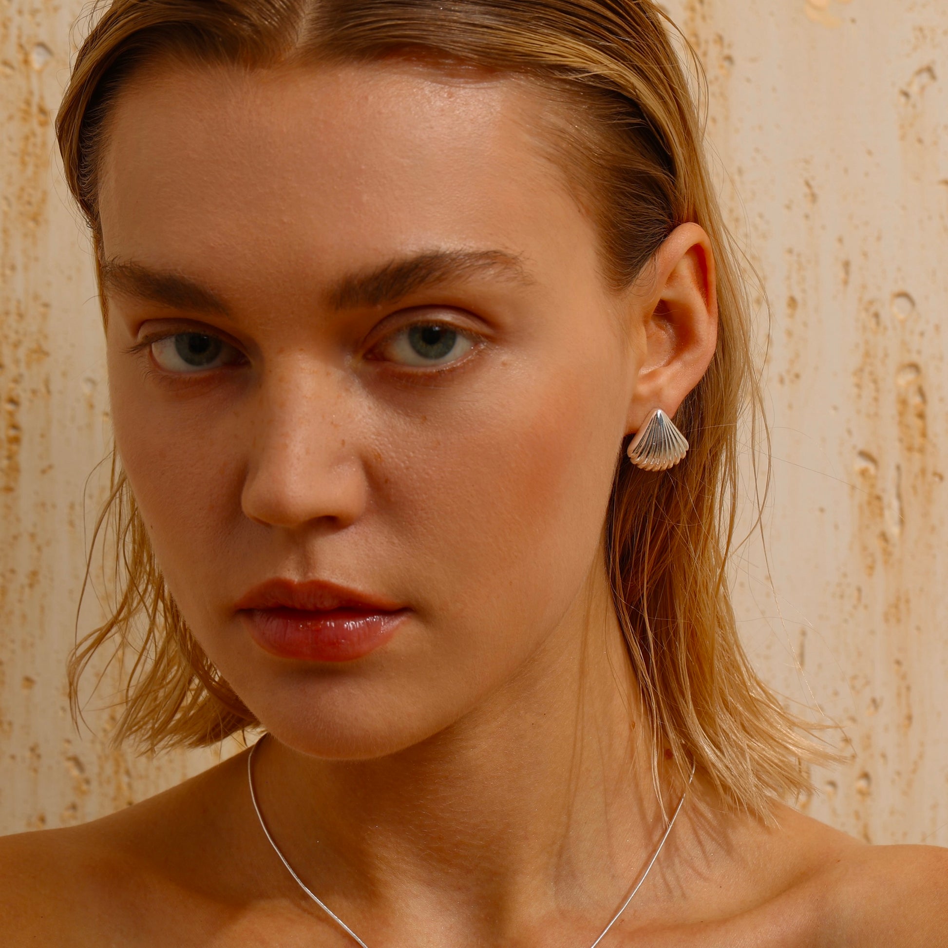 Shell Stud Earrings - Silver - Earrings - ONNNIII