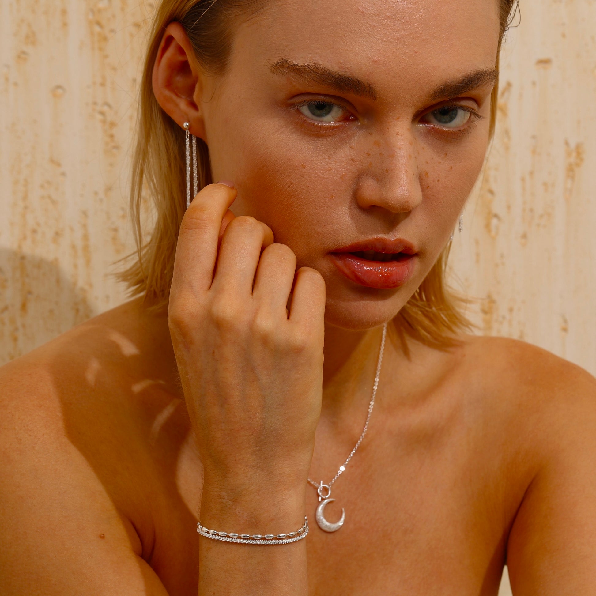Moon Pendant Necklace - Necklace - ONNNIII