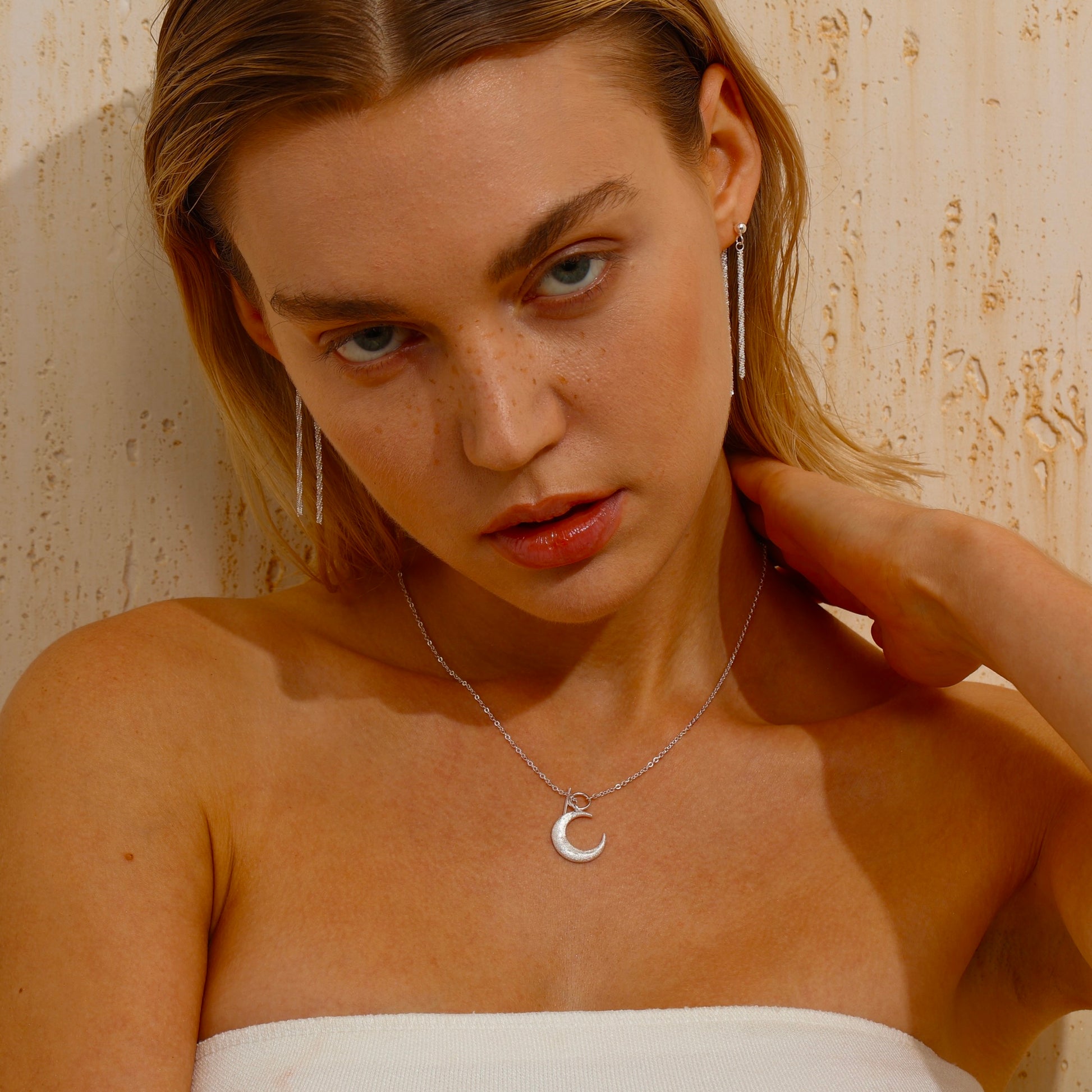 Moon Pendant Necklace - Necklace - ONNNIII