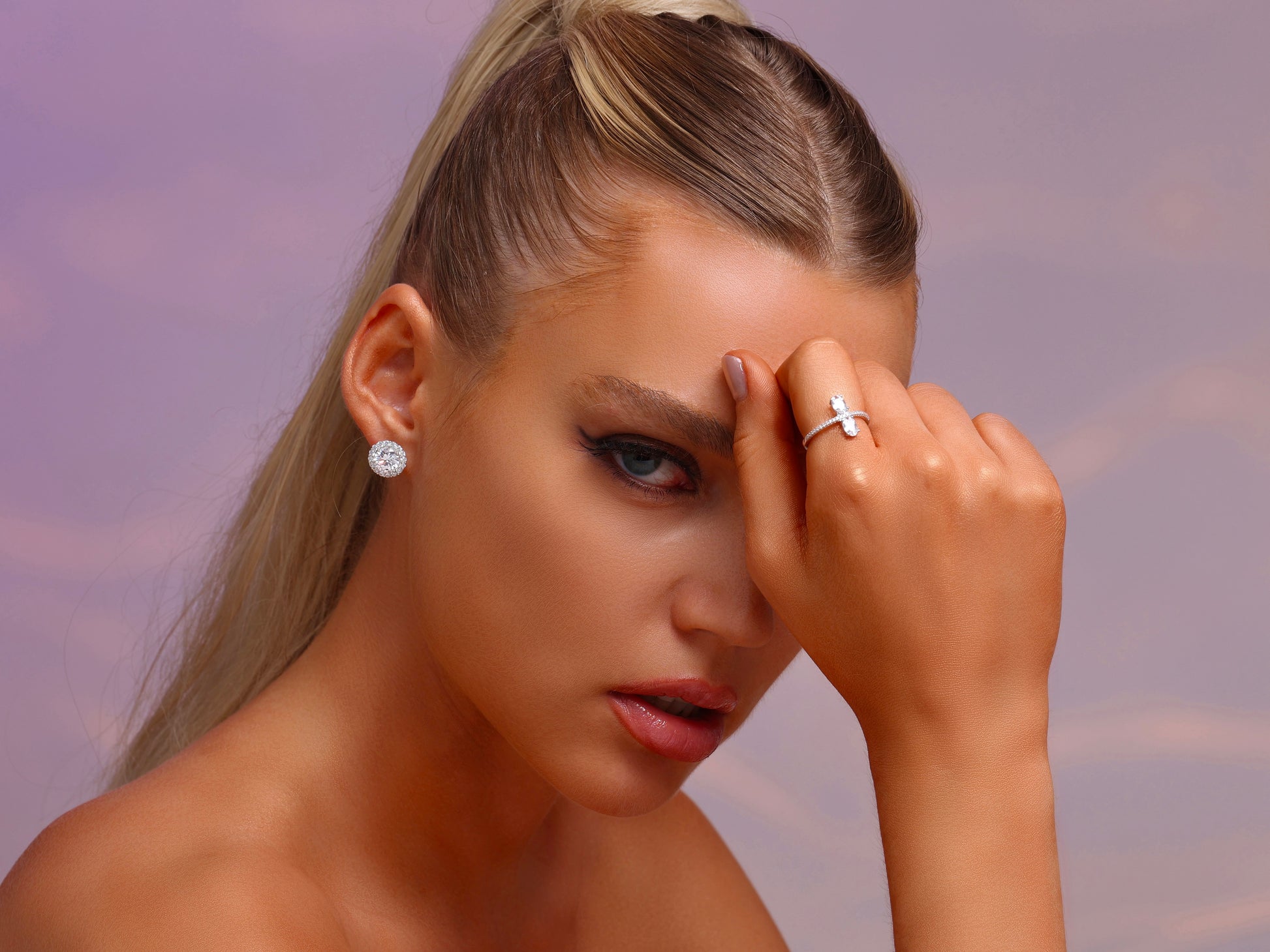 Halo Round Stud Earrings - Earrings - ONNNIII