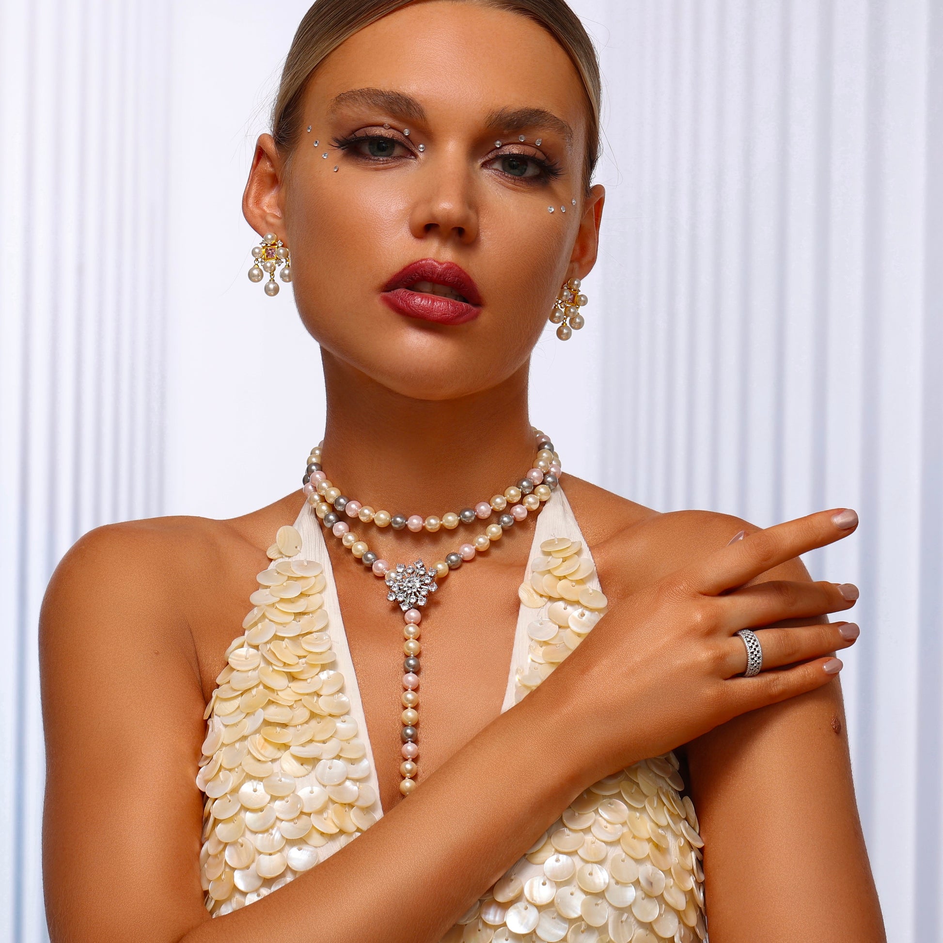 Pearl Chandelier Earrings - Earrings - ONNNIII