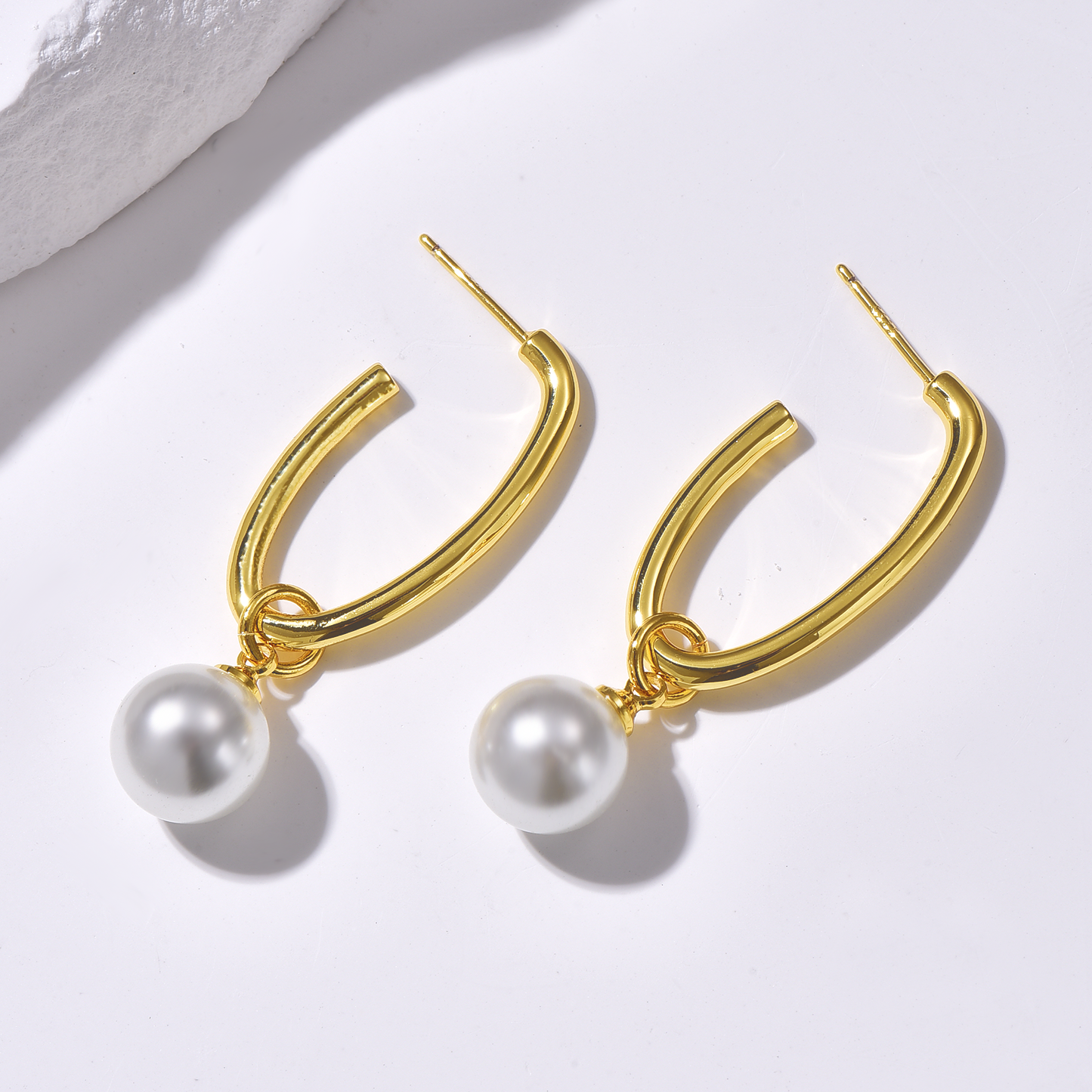 Oval Hoops with Pearl - Gold - Earrings - ONNNIII
