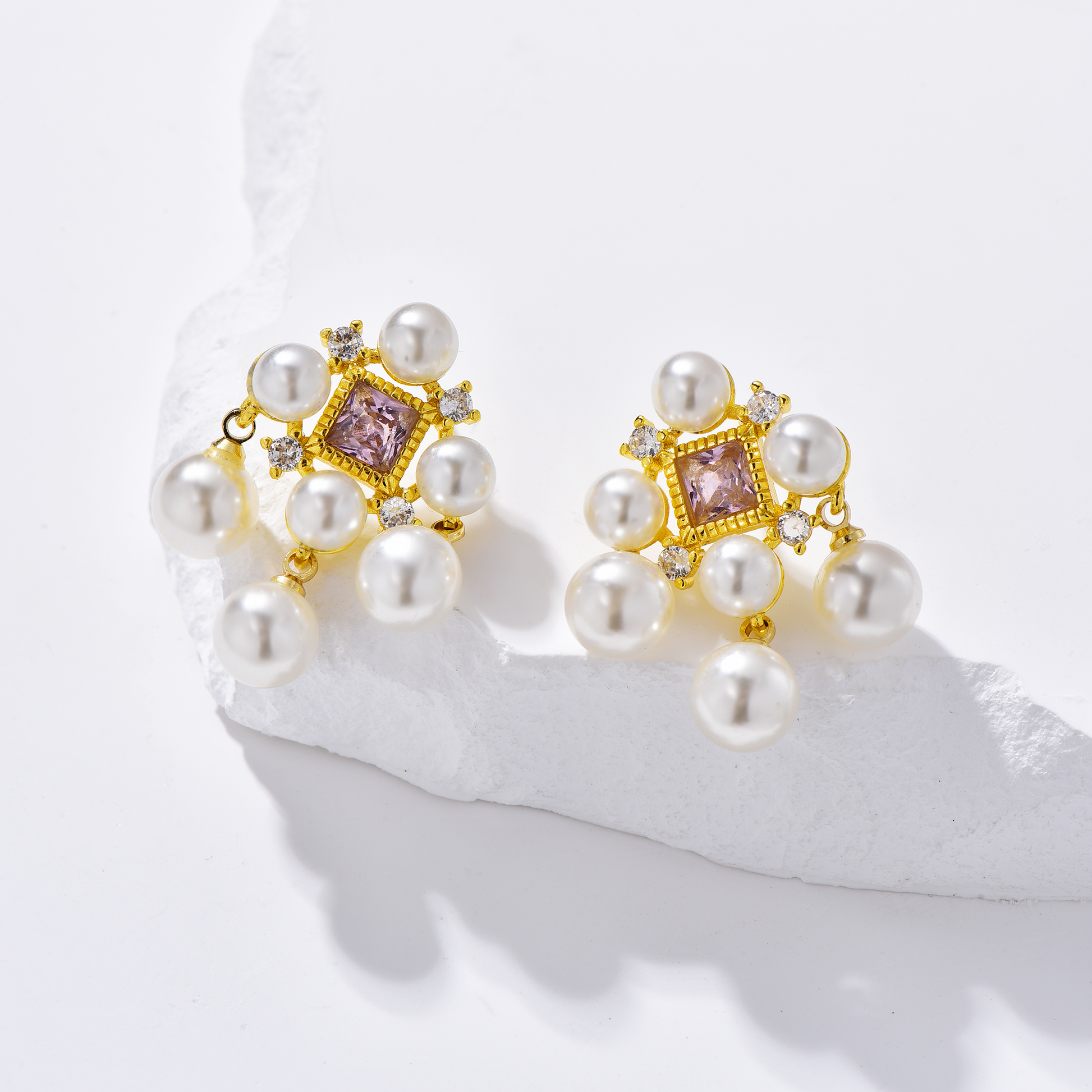 Pearl Chandelier Earrings - Earrings - ONNNIII