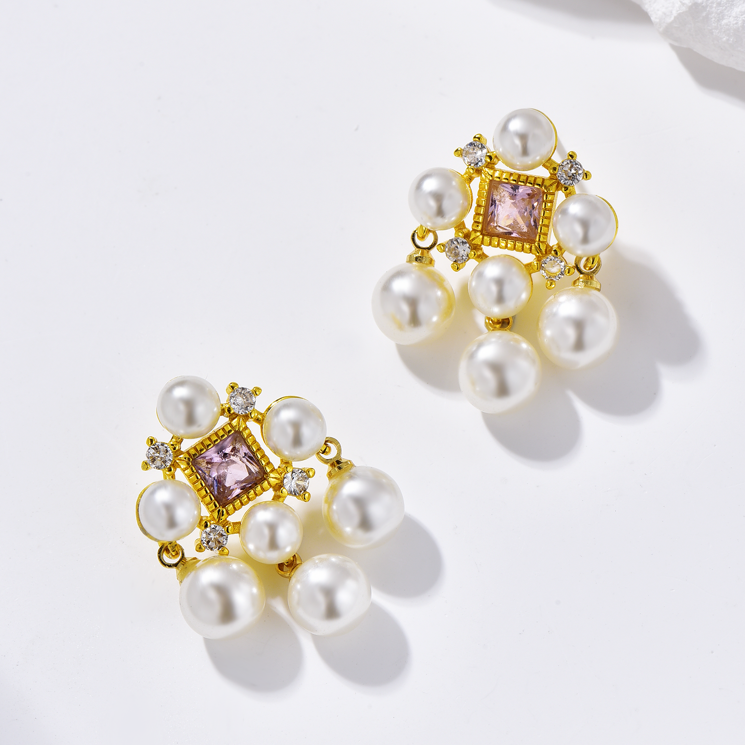 Pearl Chandelier Earrings - Earrings - ONNNIII
