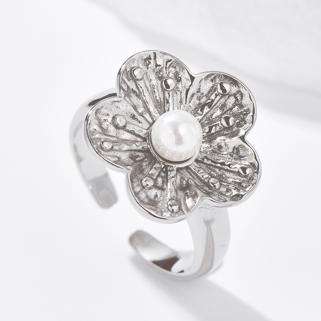 Flower Ring Inlaid with Pearl - Silver - Ring - ONNNIII