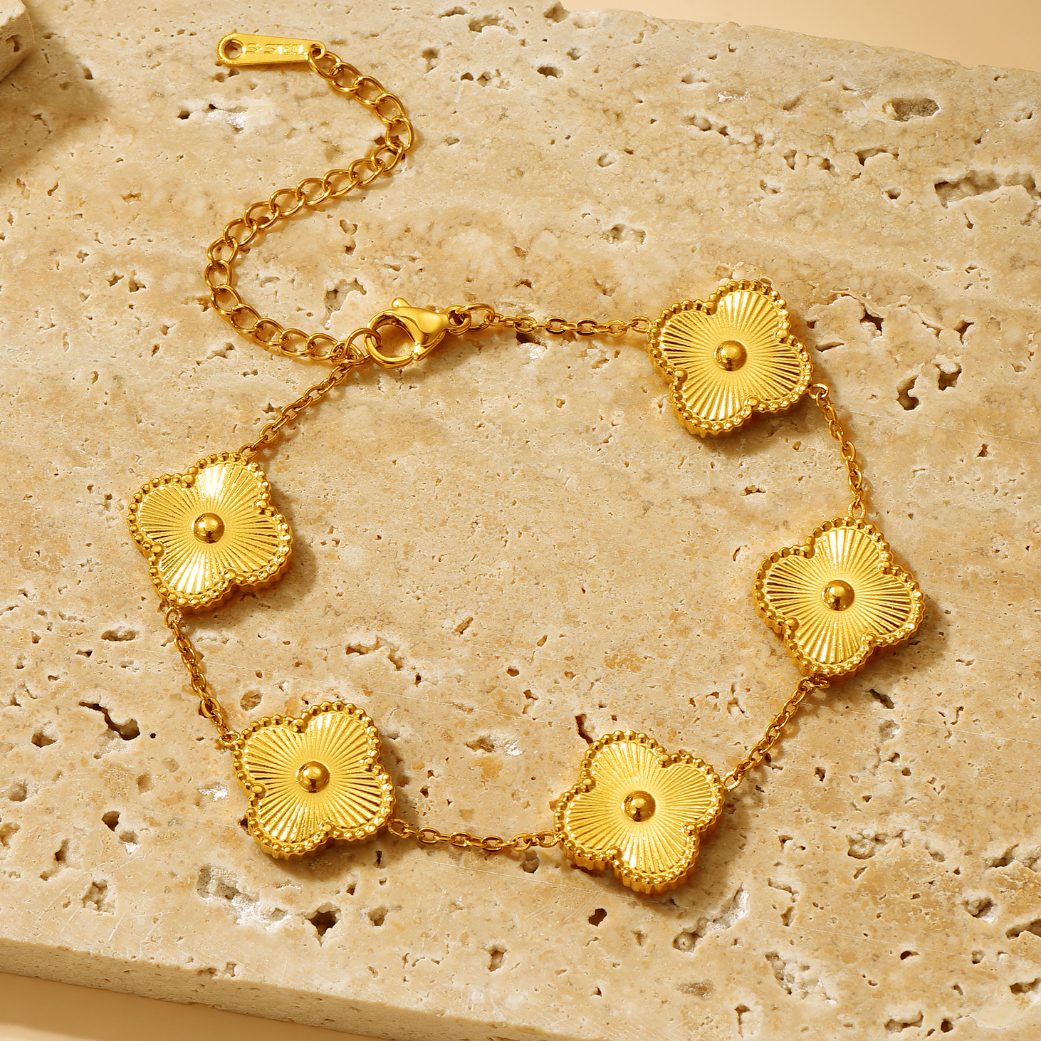 Clover Gold Bracelet 2025