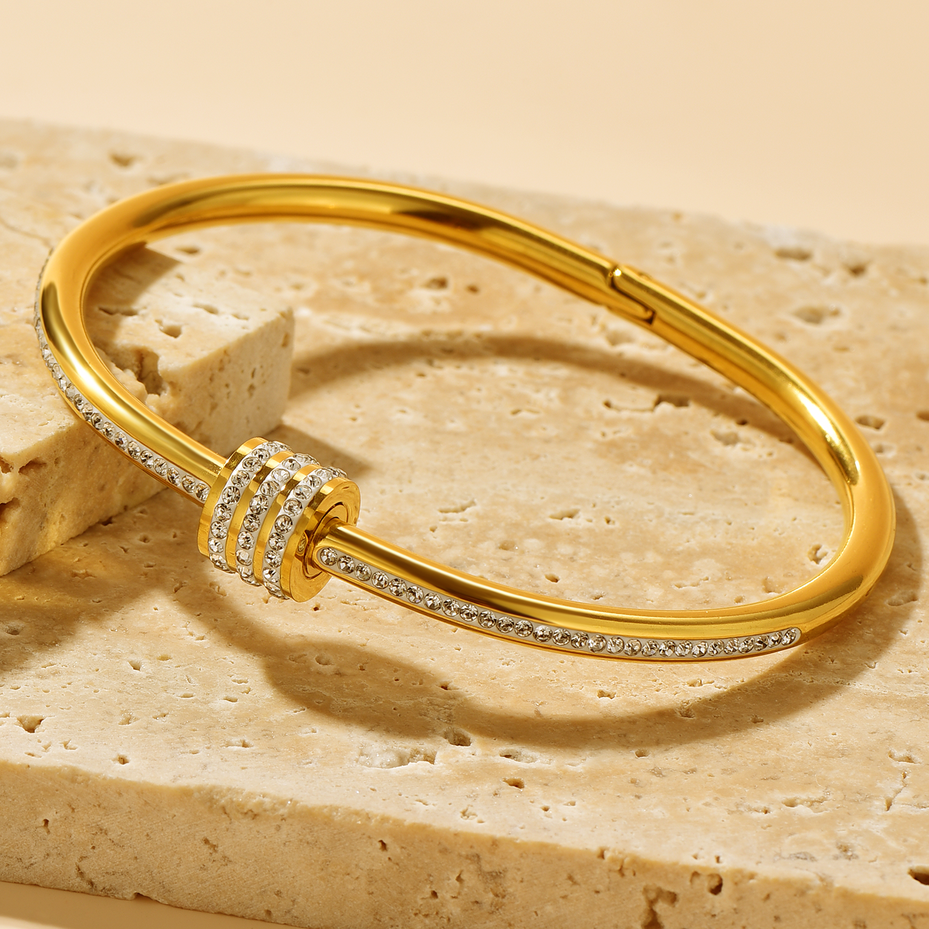 Cubic zirconia sales 18k gold