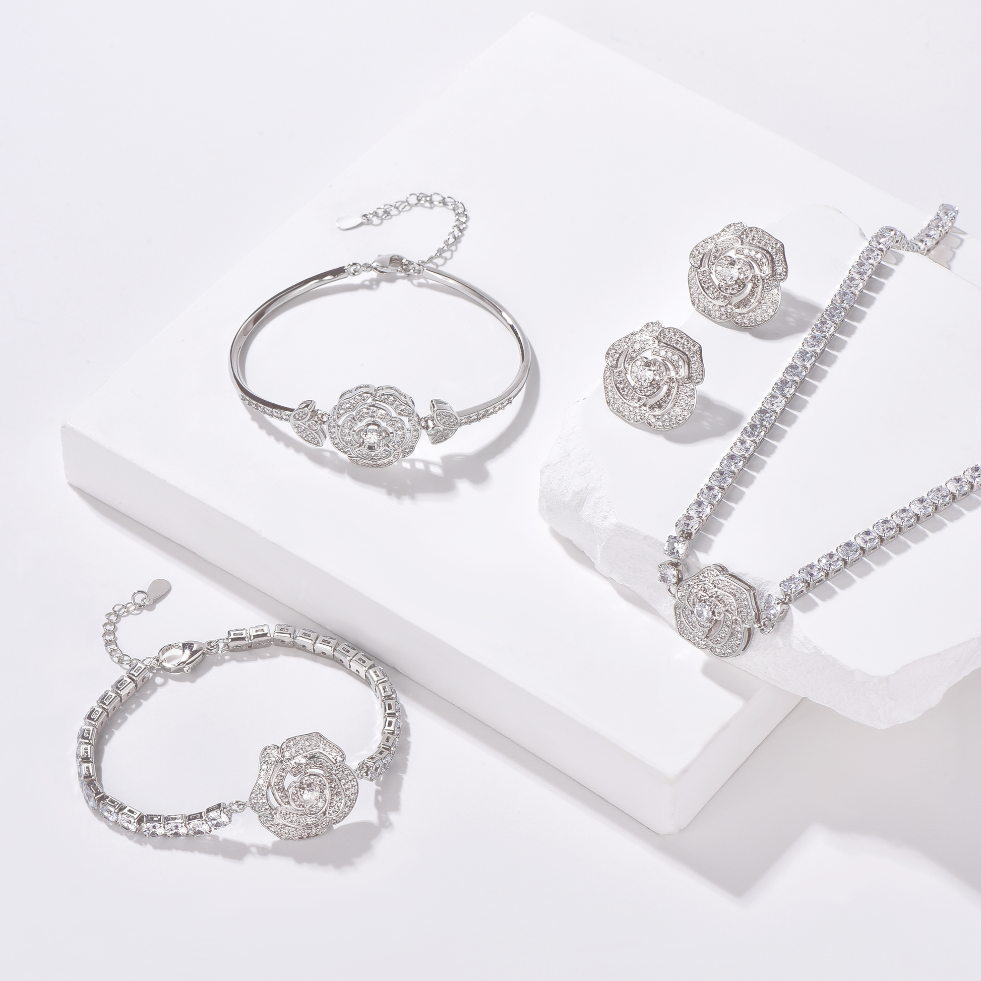 Rose Stud Earrings - Earrings - ONNNIII