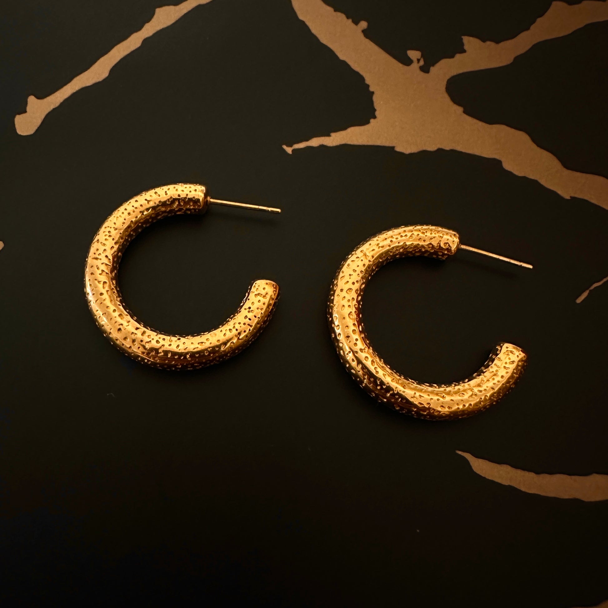 Erosion Textured Chunky Hoops - Earrings - ONNNIII