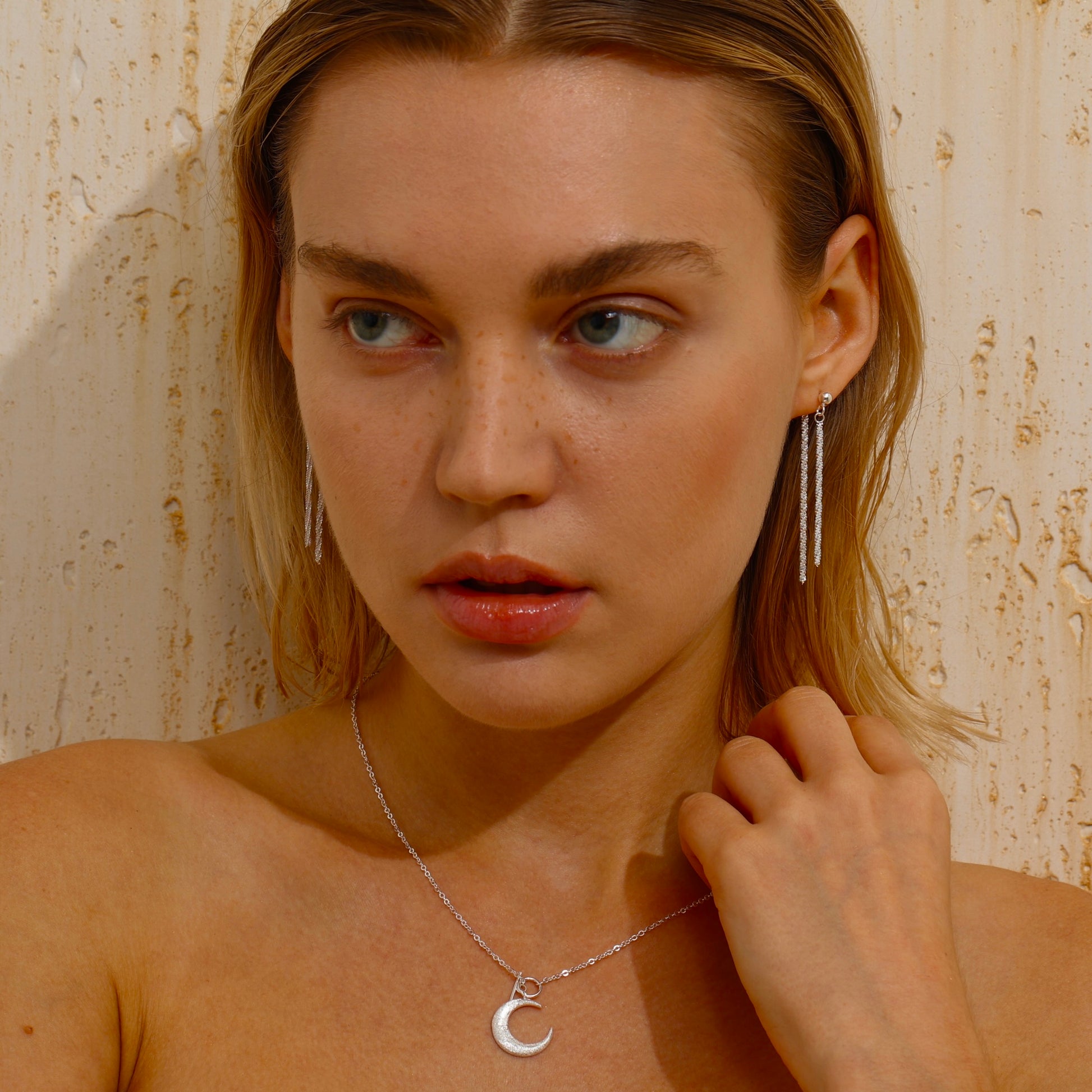 Moon Pendant Necklace - Necklace - ONNNIII