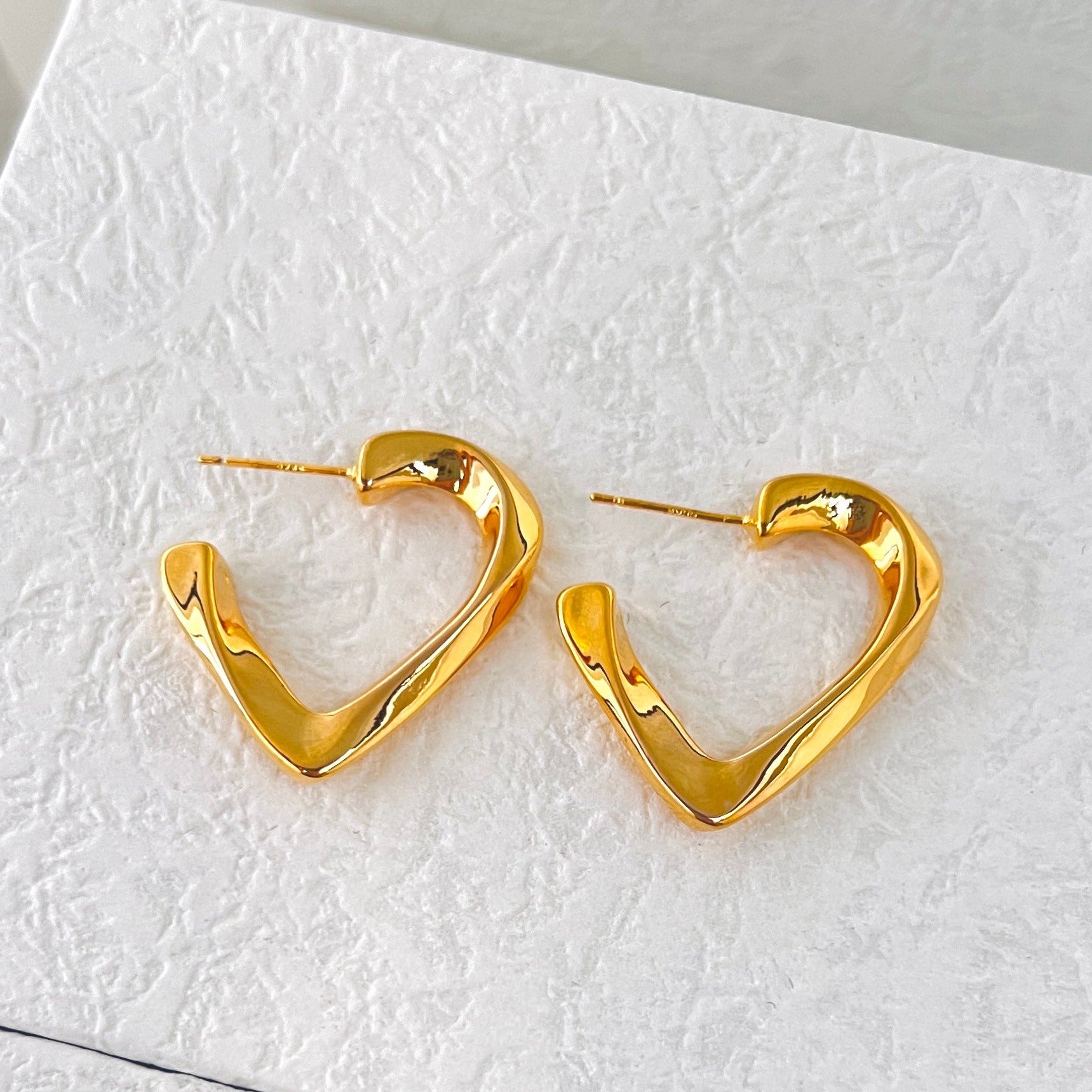 Twisted Triangle Hoop Earrings - Earrings - ONNNIII