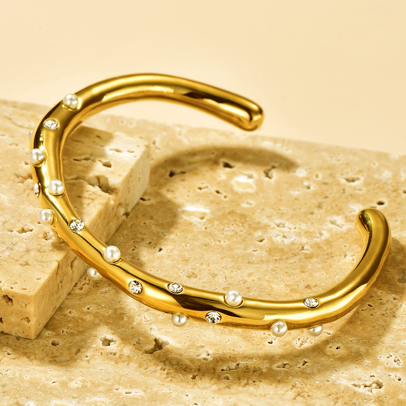 Cuff Bangle Inlaid with Pearls & CZ - Bracelet - ONNNIII