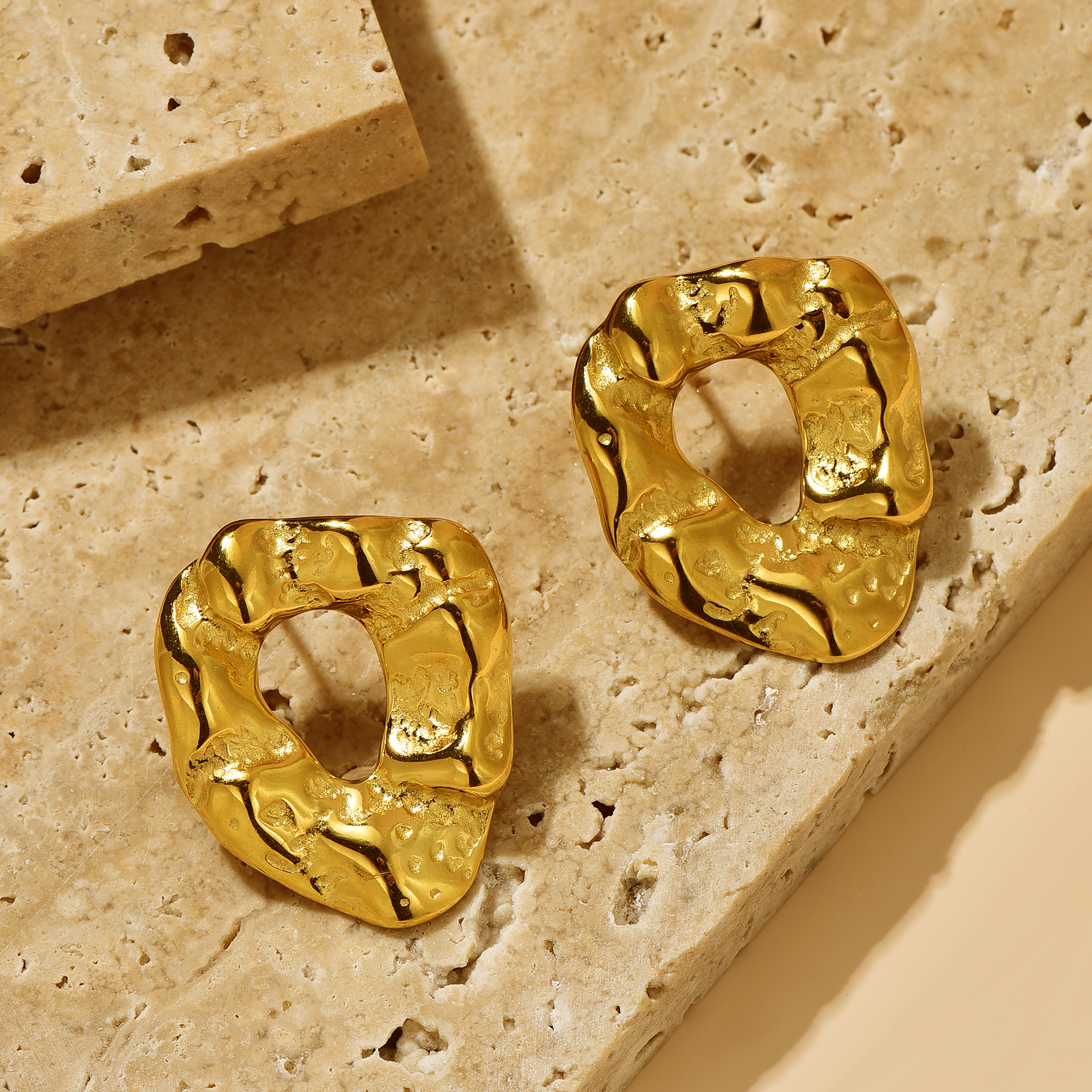 Textured Circle Stud Earrings - Earrings - ONNNIII